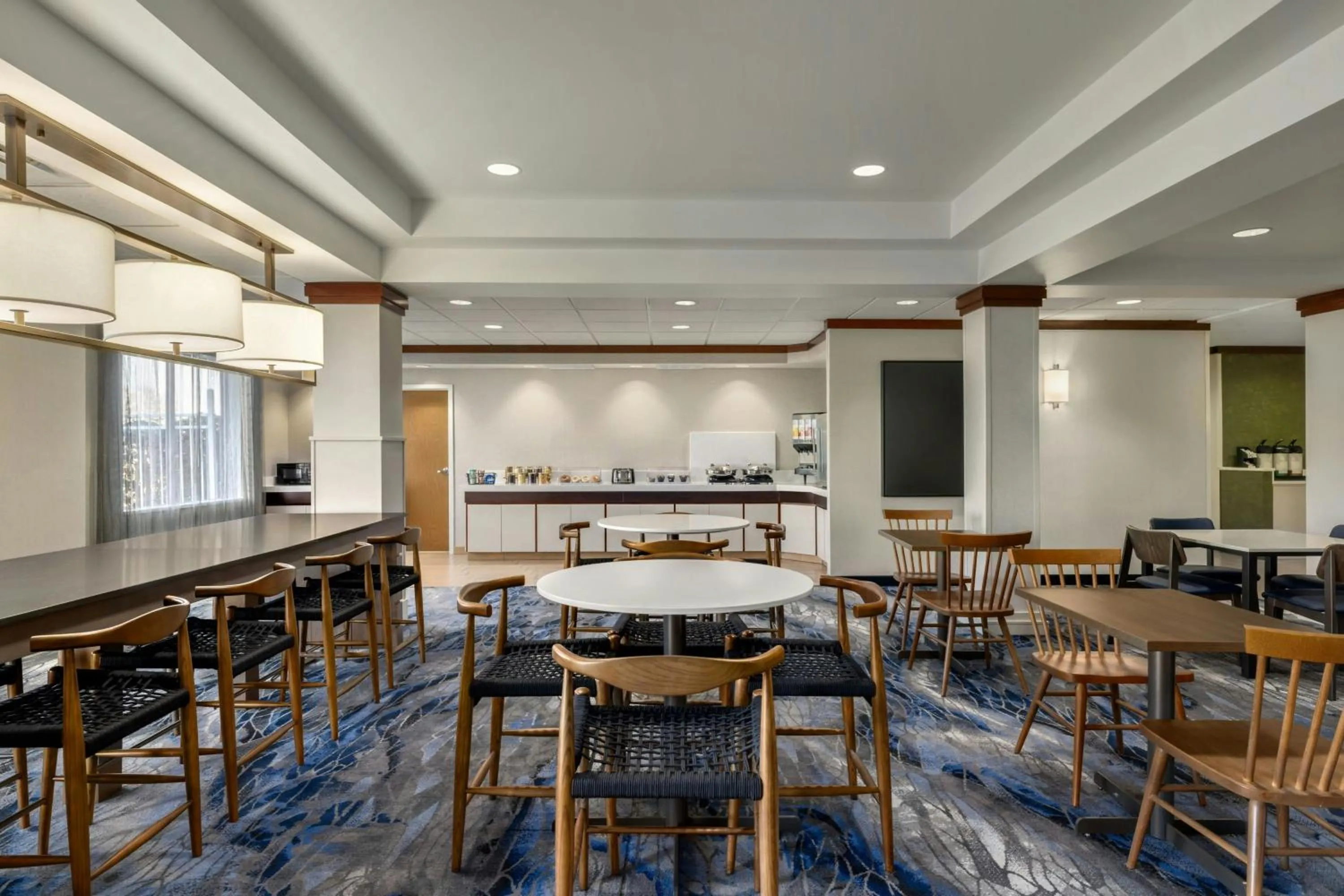 Breakfast in Fairfield Inn & Suites by Marriott Springdale