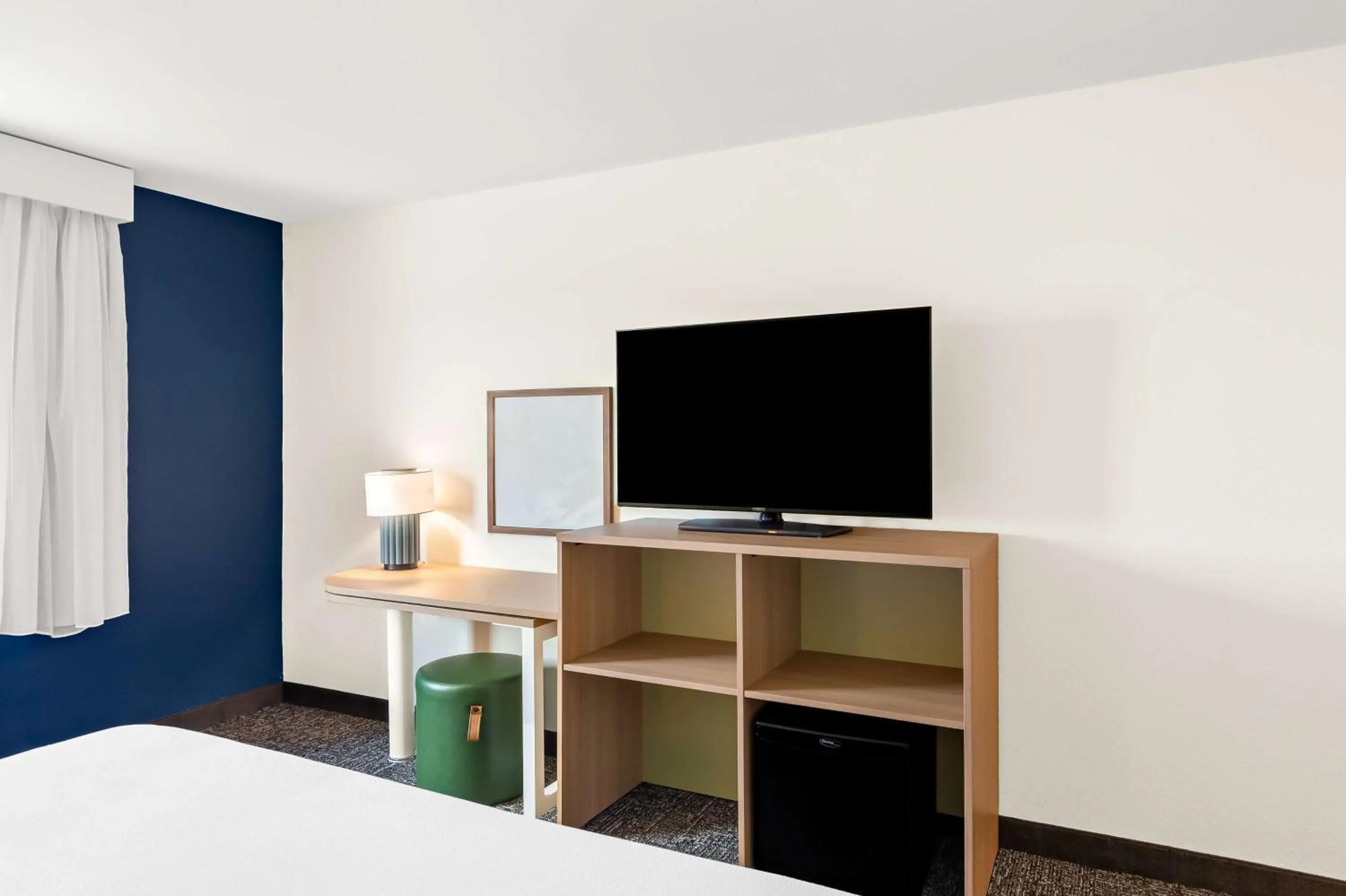 Bed in Spark by Hilton Springfield Southwest