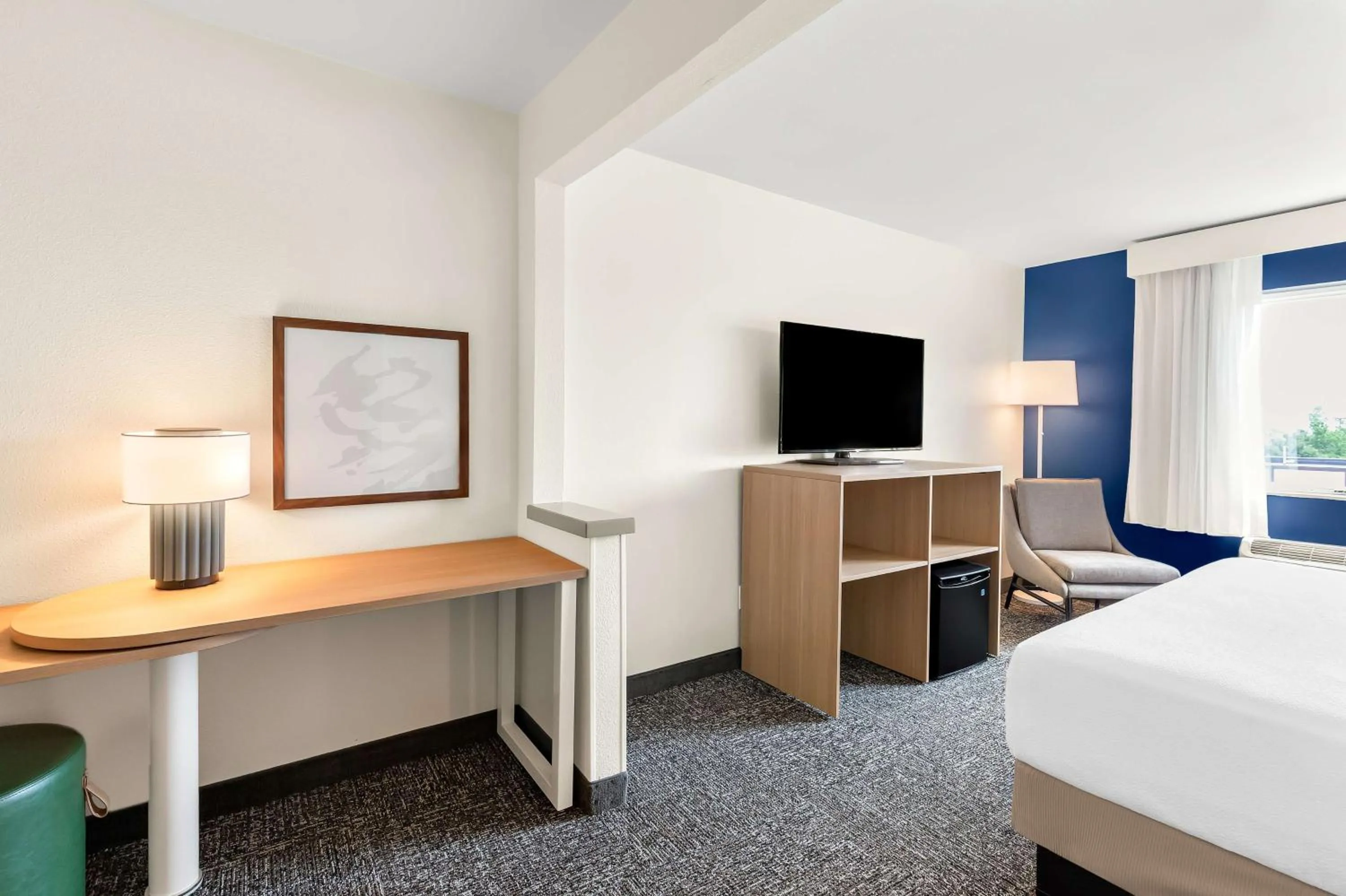 Bed in Spark by Hilton Springfield Southwest