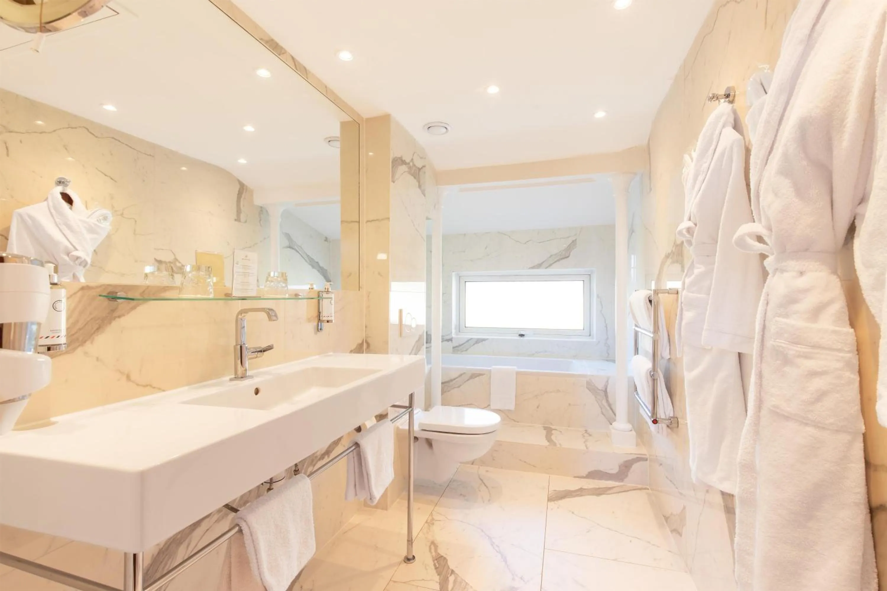 Bathroom in Grand Hotel de l'Opera - BW Premier Collection