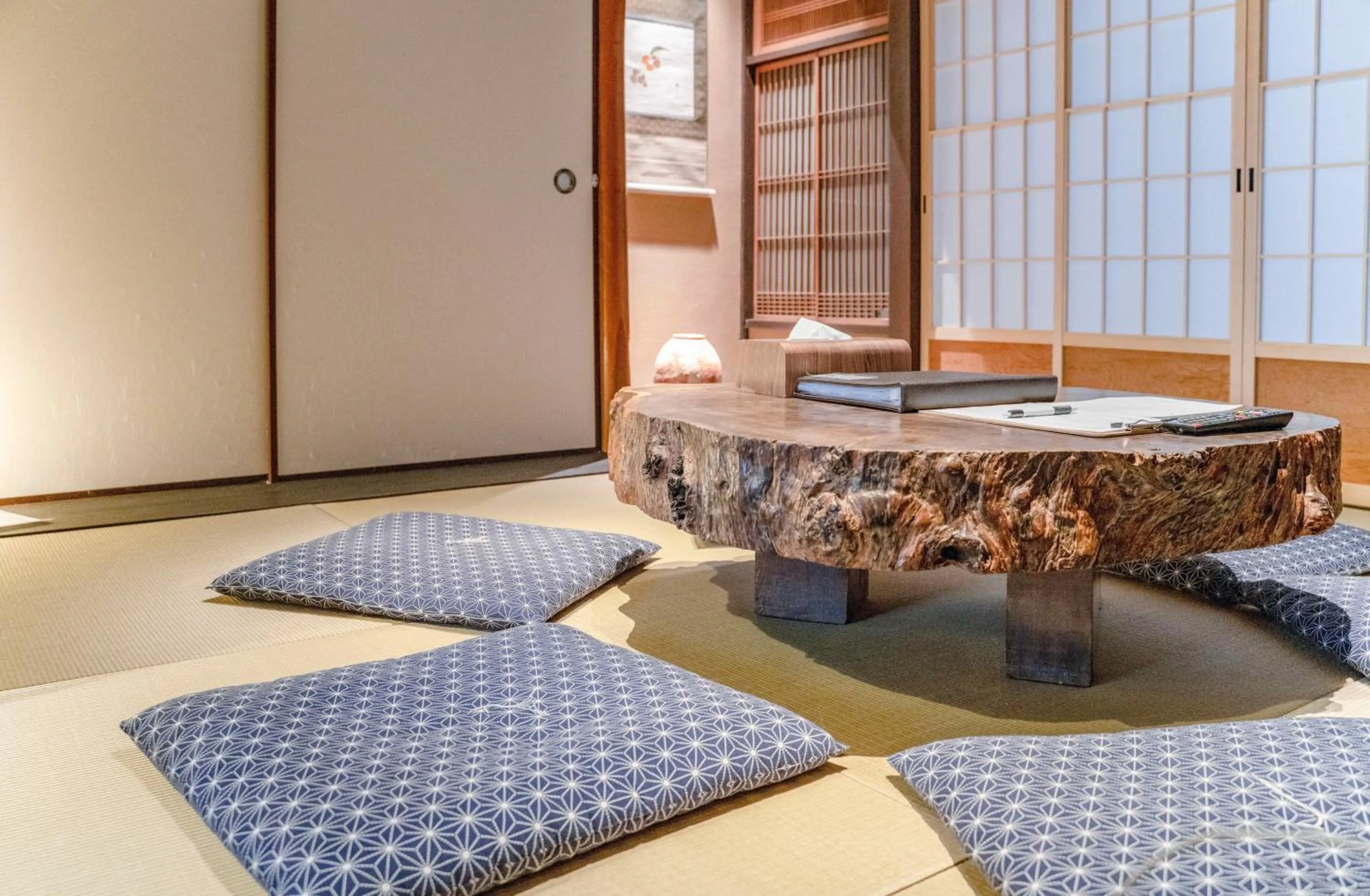 Living room in Reikaku Kiyomizu Gojo