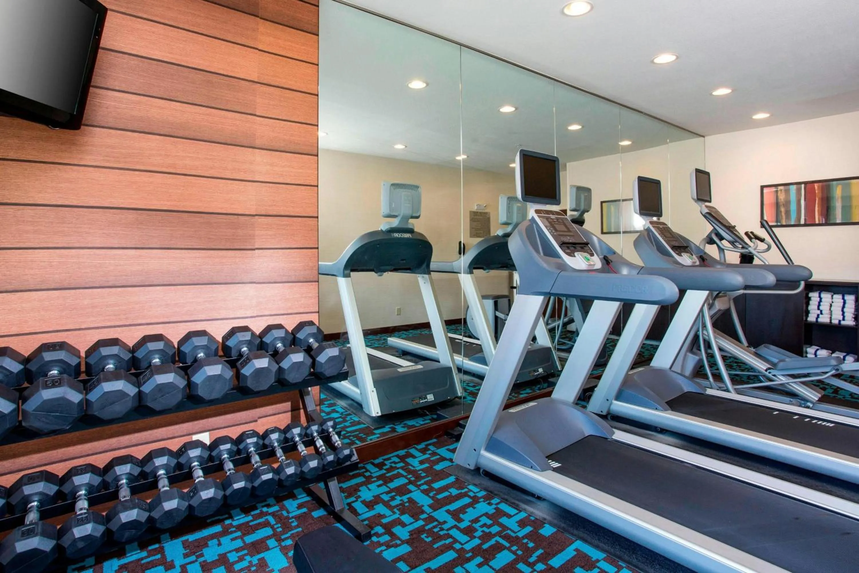 Fitness centre/facilities in Fairfield Inn & Suites Peru