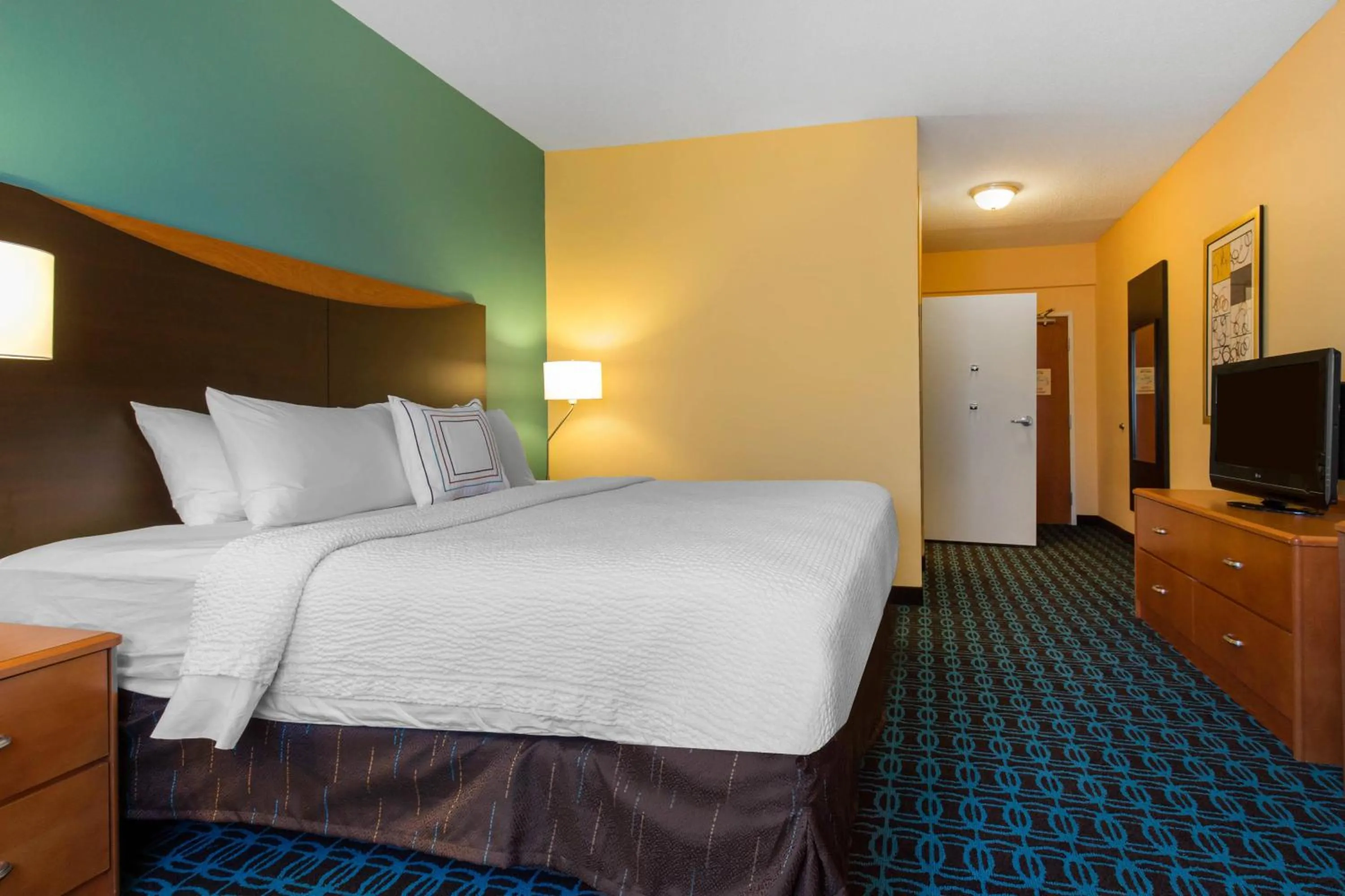 Photo of the whole room, Bed in AmericInn by Wyndham St Cloud MN Shopping Area