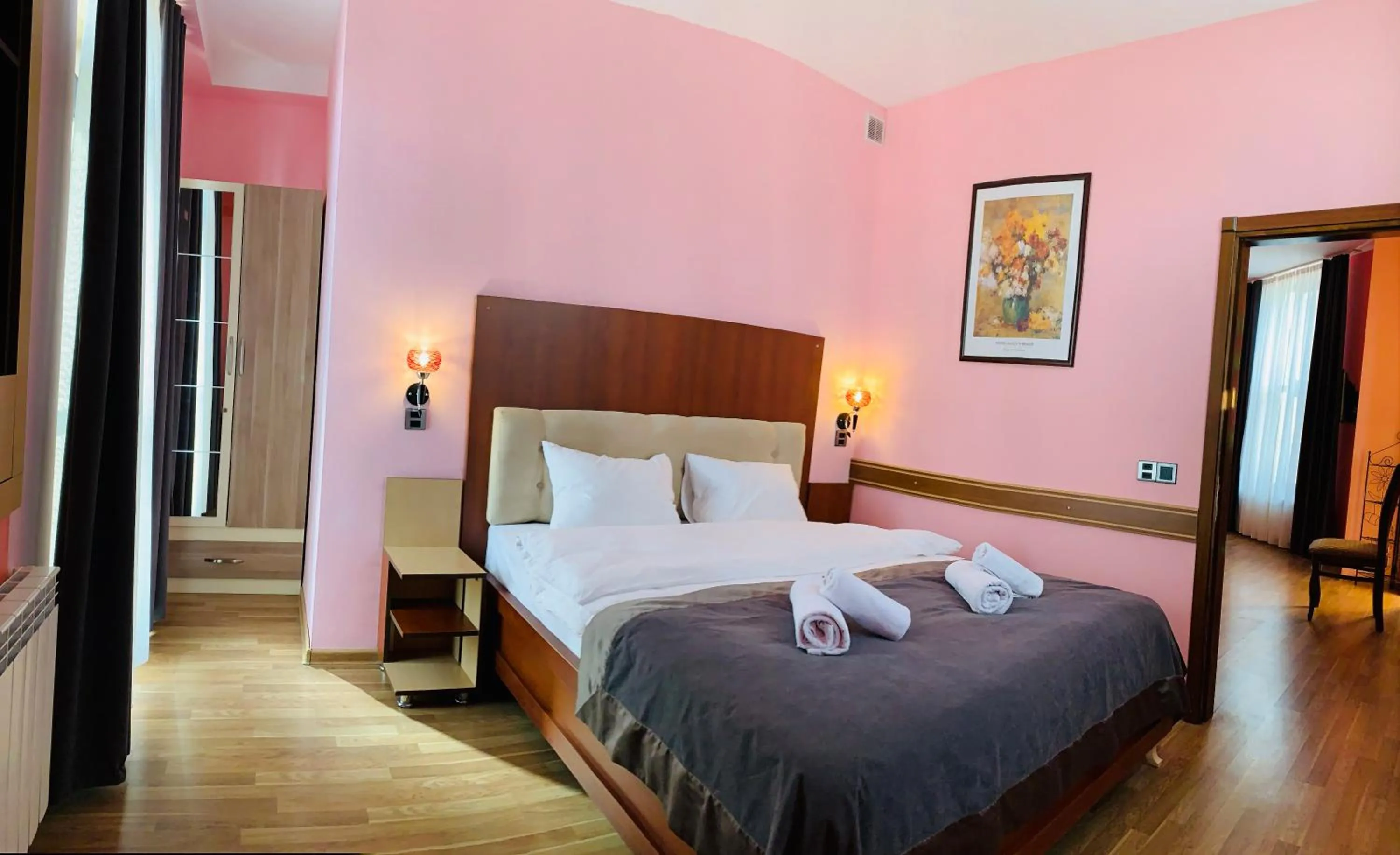 Bed in Yaffle Inn Shaki Boutique Hotel