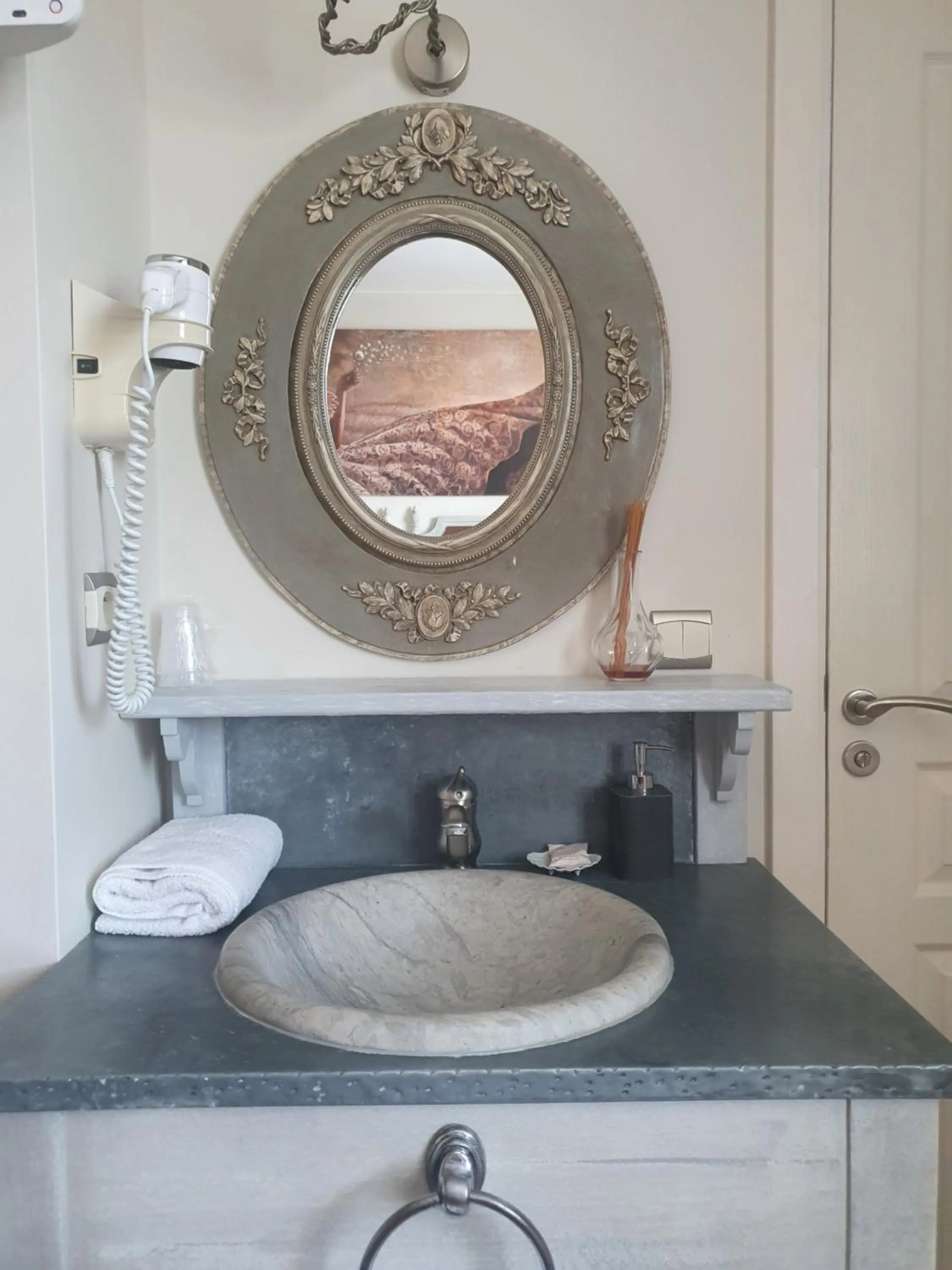 Bathroom in Hôtel Eze Hermitage