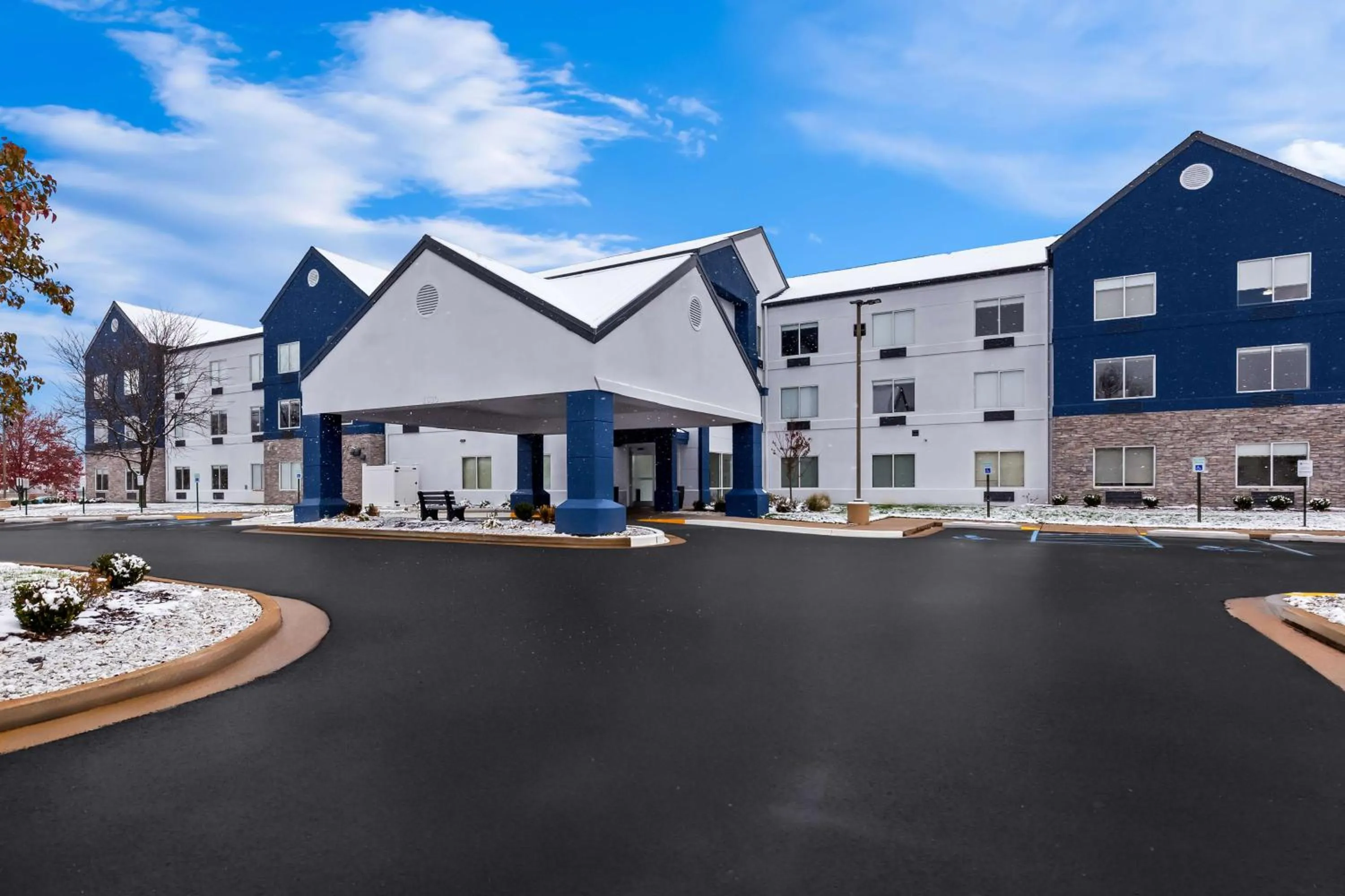 Property building in Best Western Plus Fenton