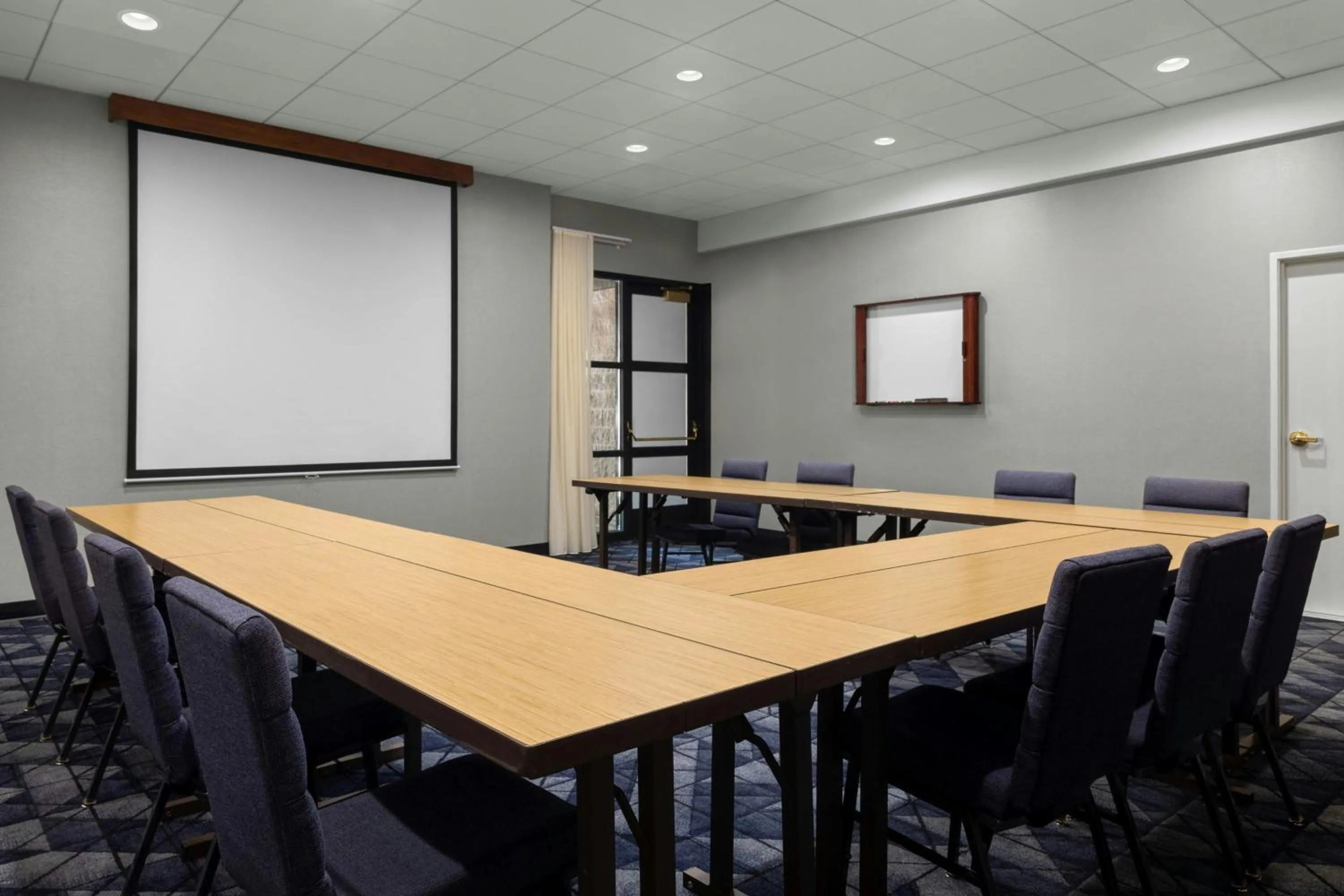 Meeting/conference room in Courtyard by Marriott Santa Rosa