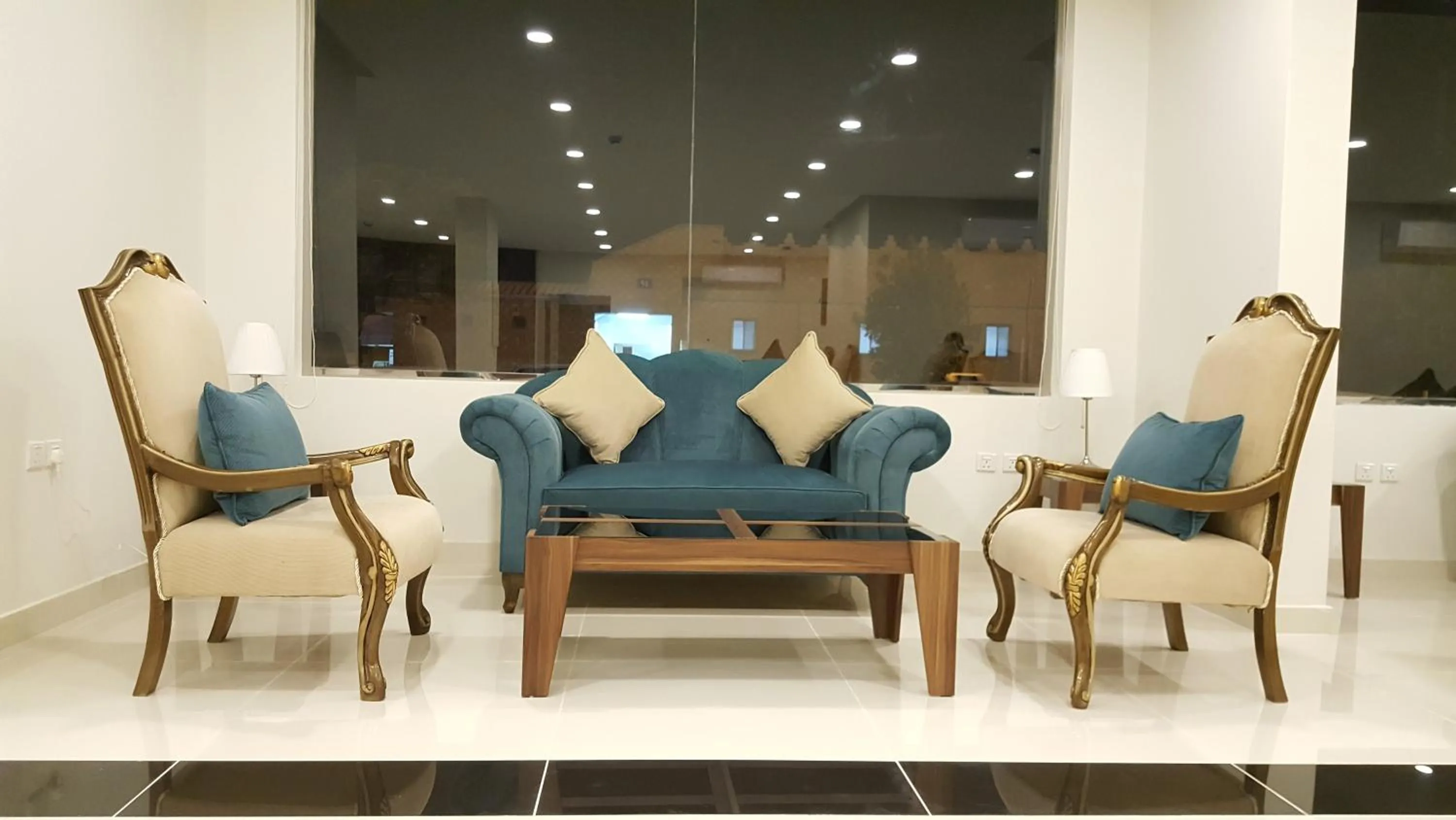 Seating area in Towlan Al Rawdah