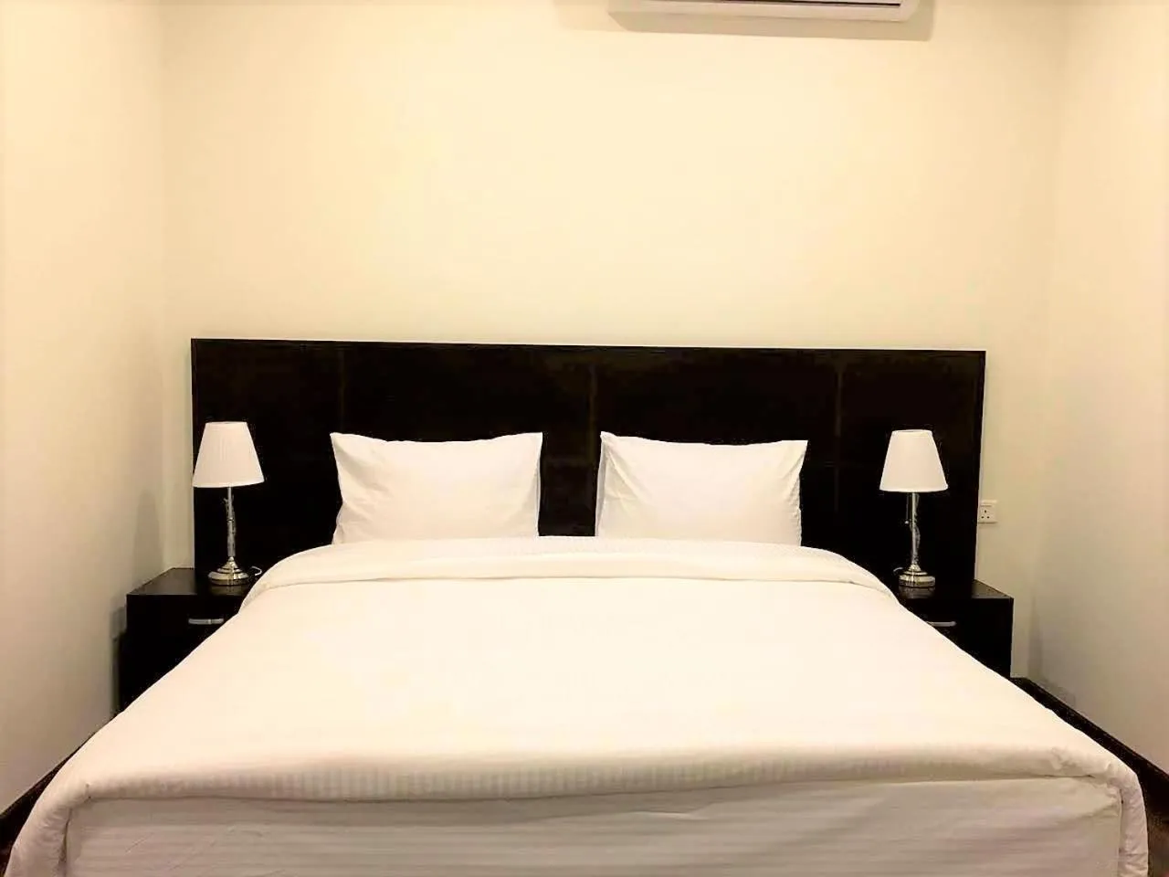 Bed in Towlan Al Rawdah