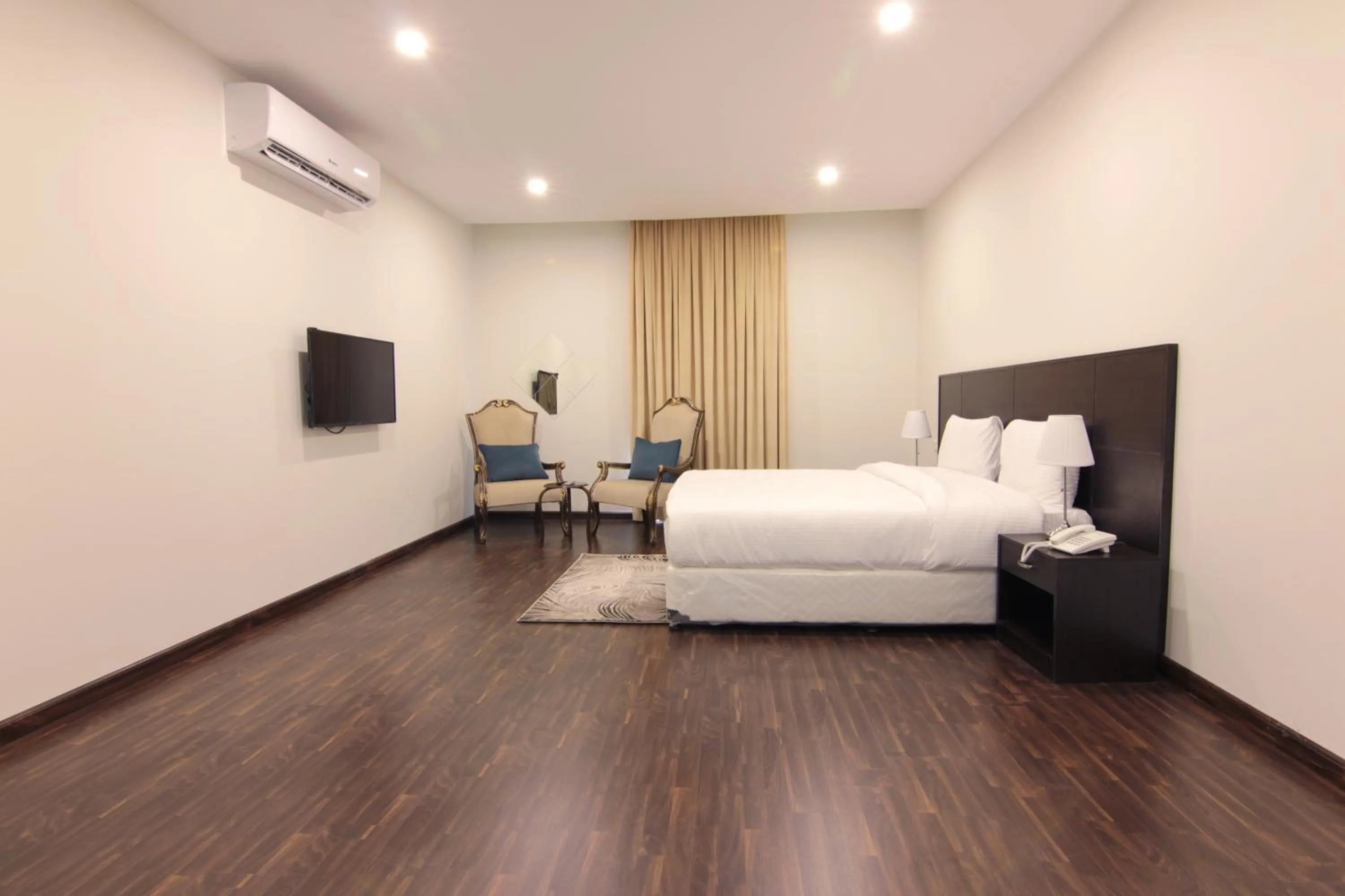 Bed in Towlan Al Rawdah