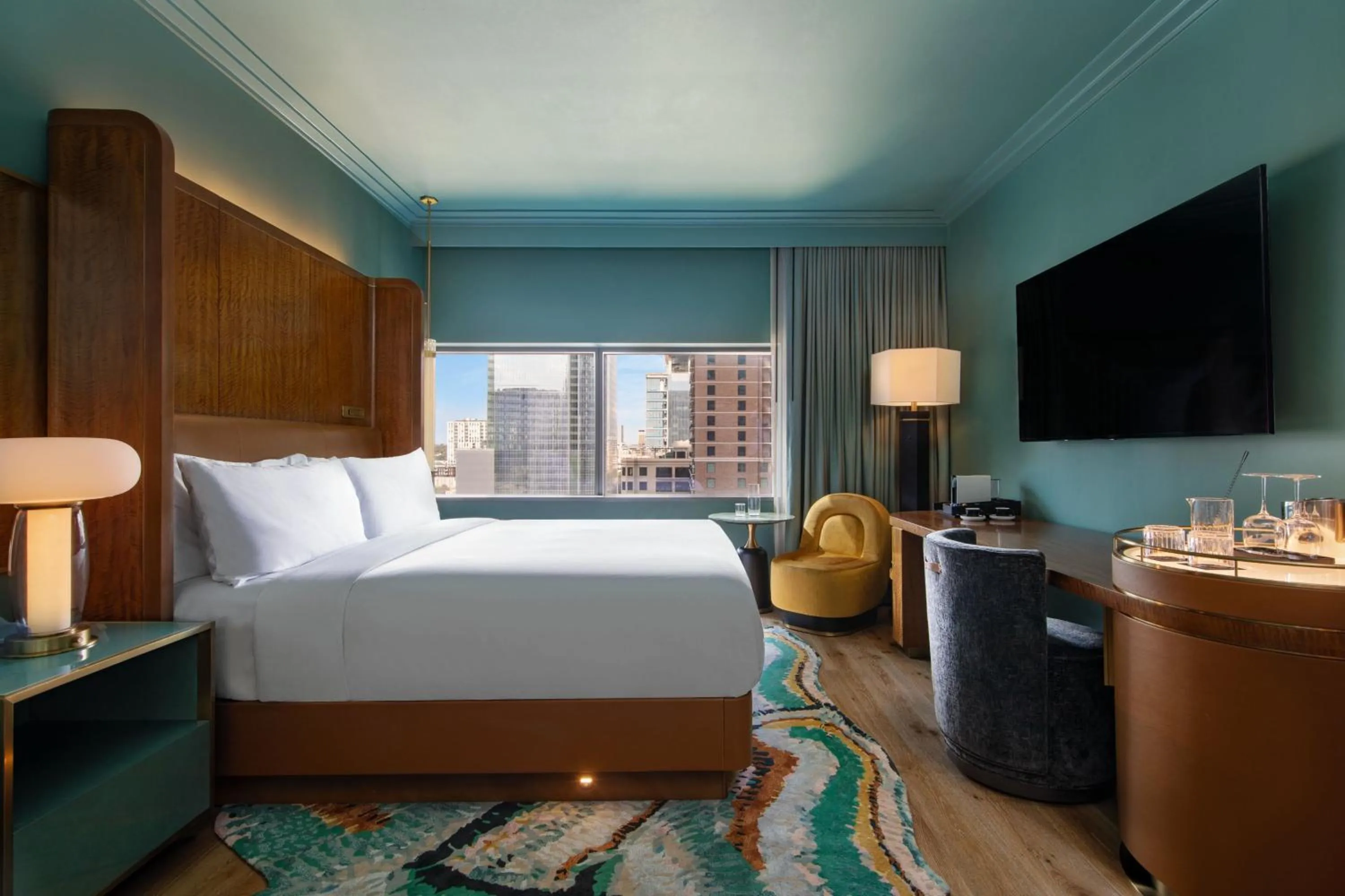 Photo of the whole room, Bed in W Austin