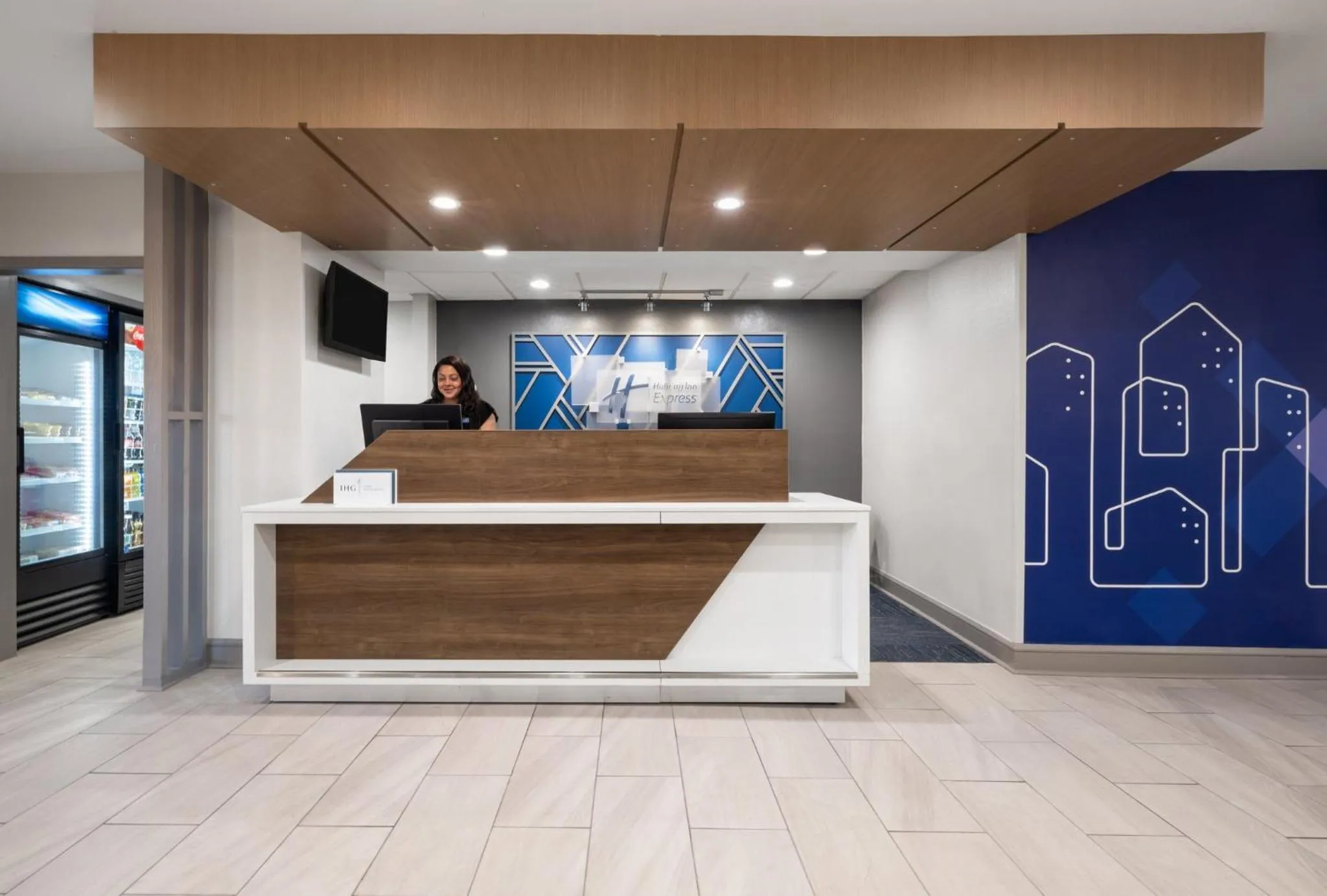 Property building in Holiday Inn Express Tifton by IHG