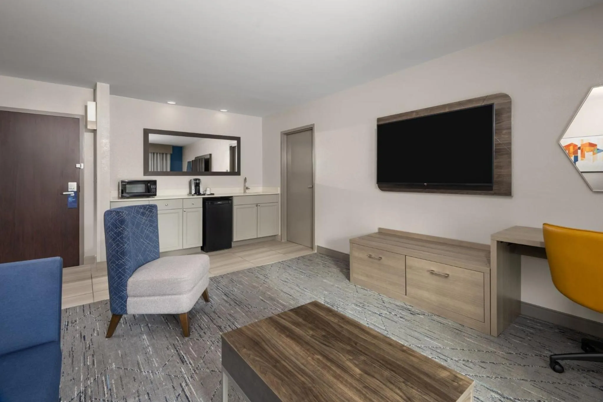 Photo of the whole room in Holiday Inn Express Tifton by IHG