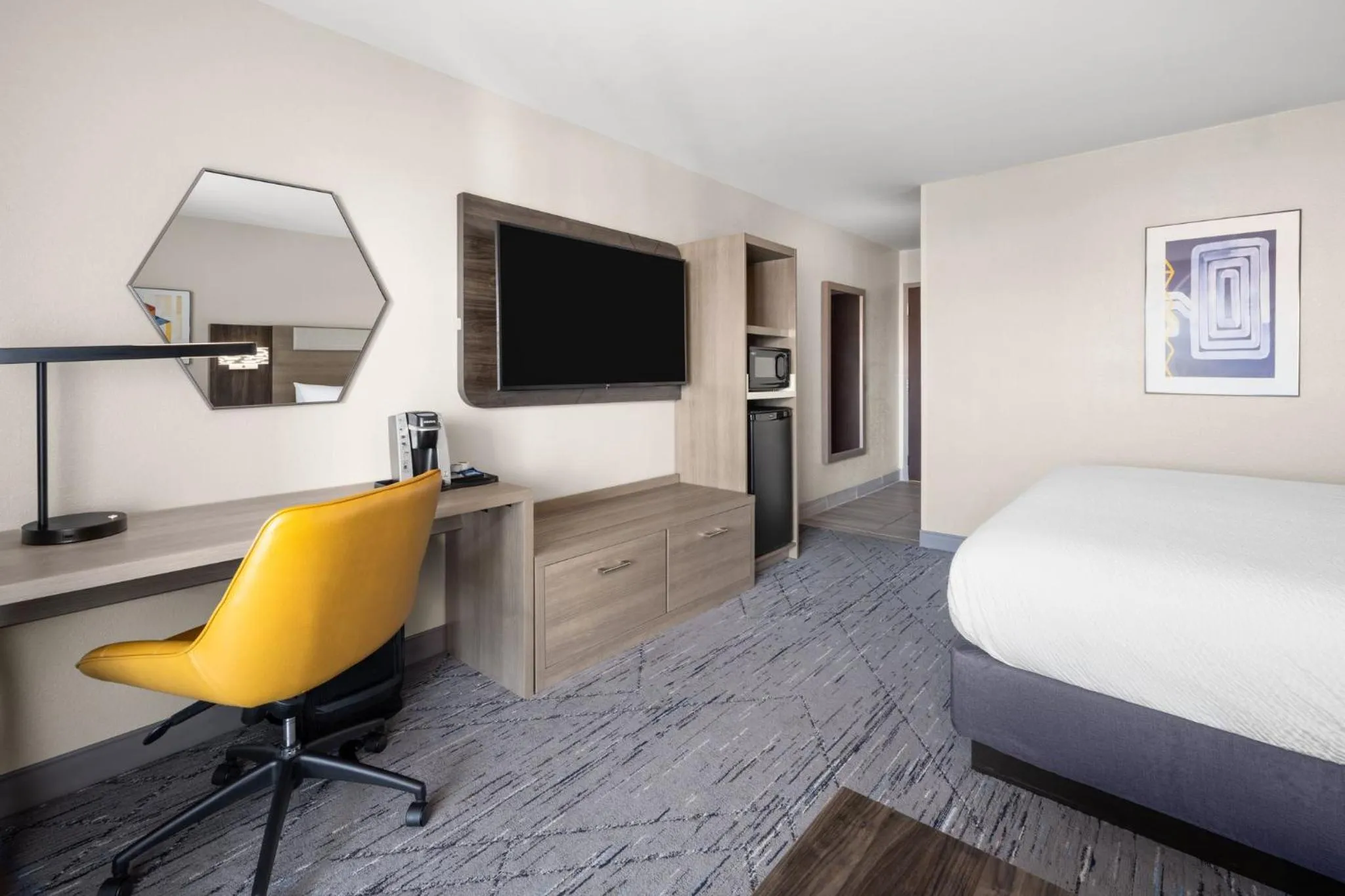 Photo of the whole room, Bed in Holiday Inn Express Tifton by IHG