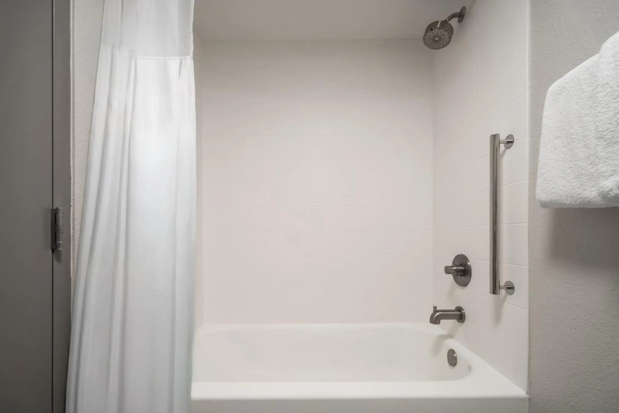 Bathroom in Holiday Inn Express Tifton by IHG