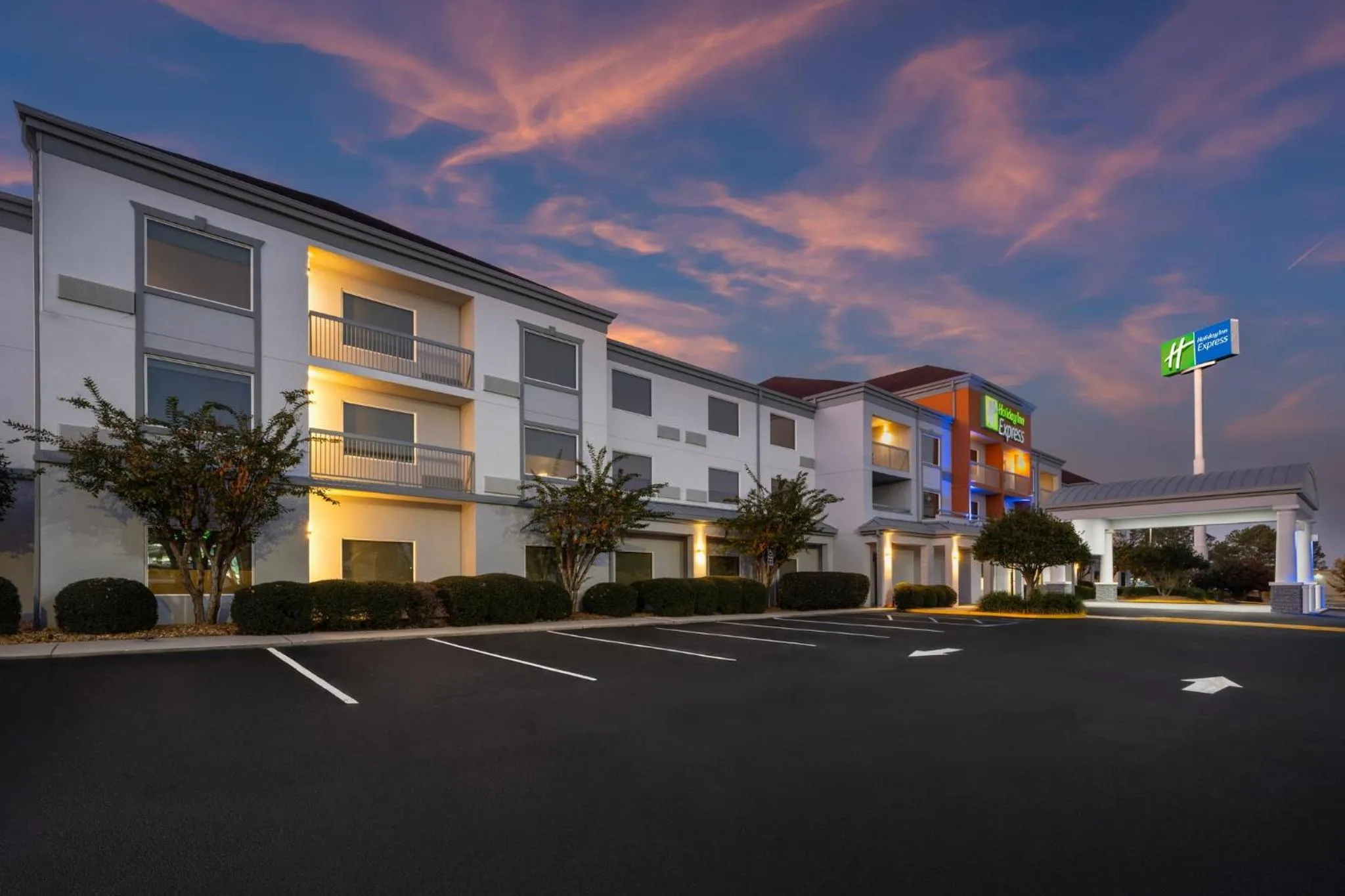 Property building in Holiday Inn Express Tifton by IHG