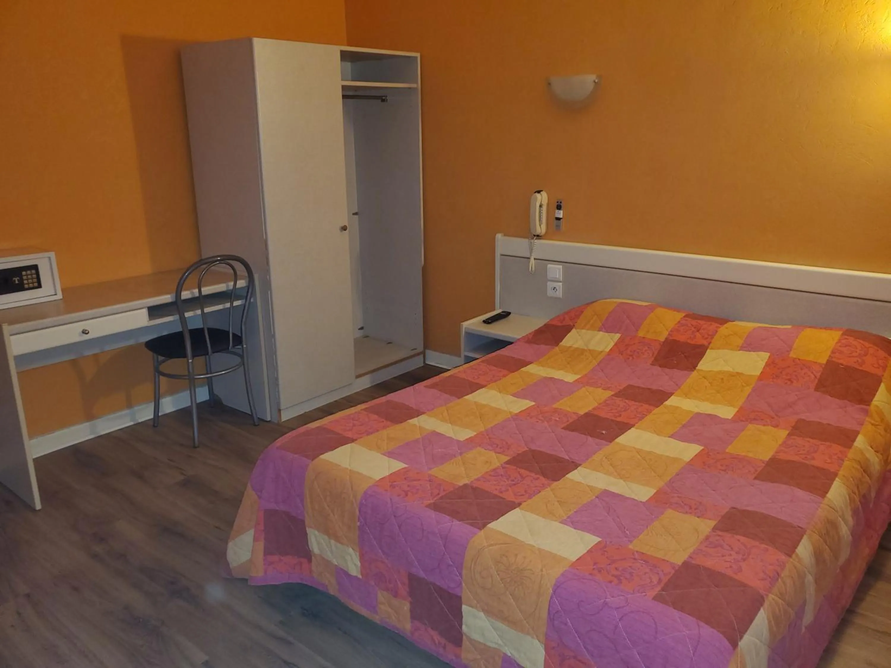 Property building in Hotel des Voyageurs