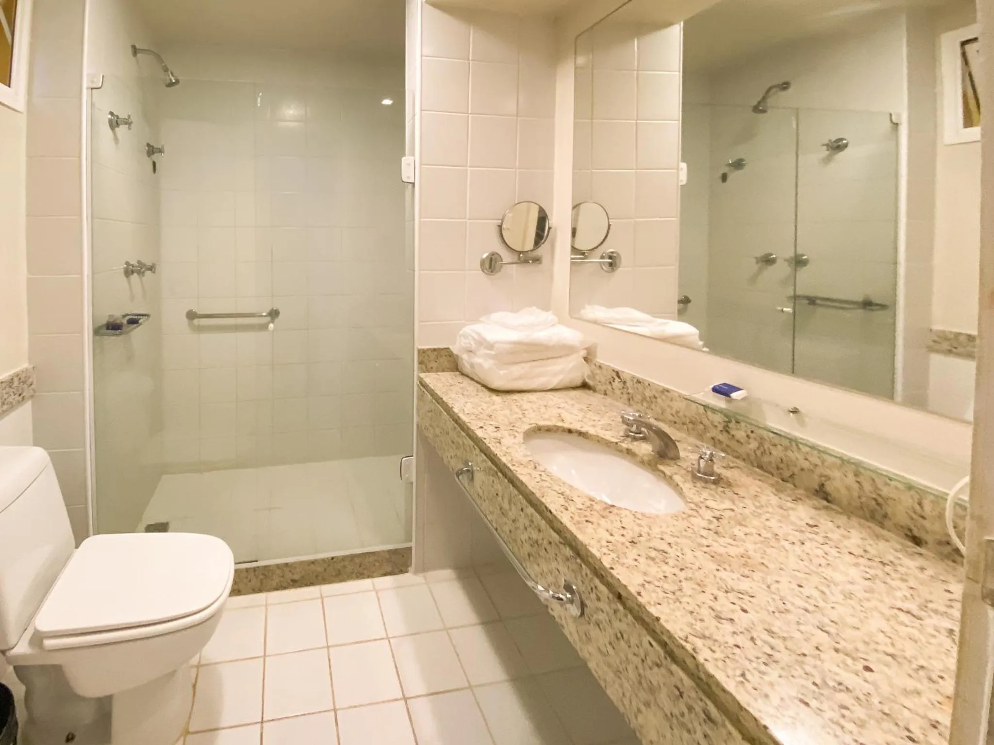 Bathroom in Búzios Beach Resort by WAM Experience