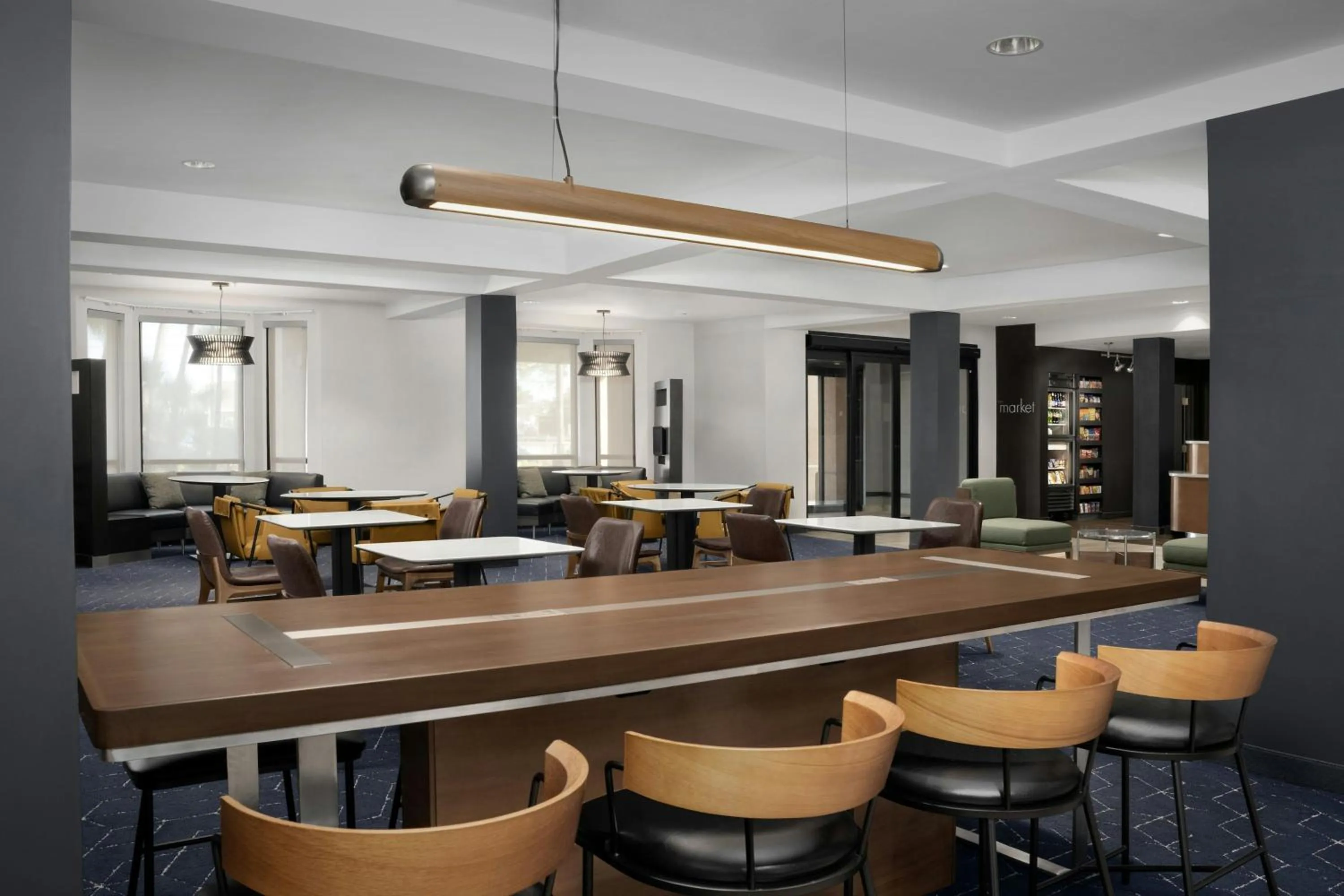 Restaurant/places to eat in Courtyard by Marriott Lakeland