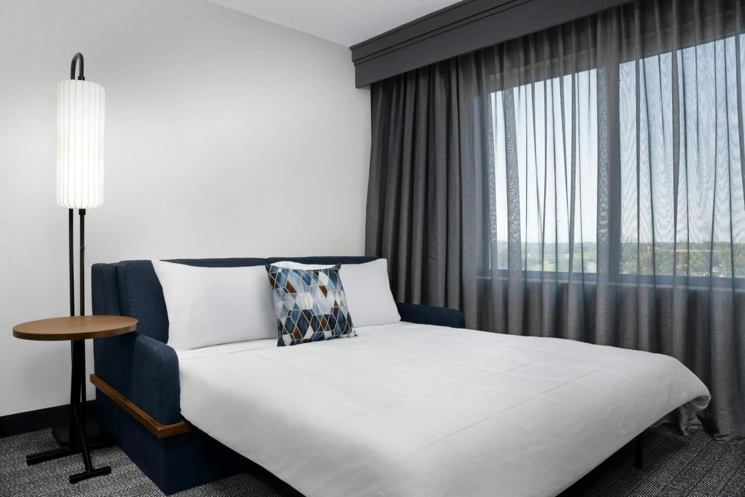 Bedroom, Bed in Courtyard by Marriott Lakeland