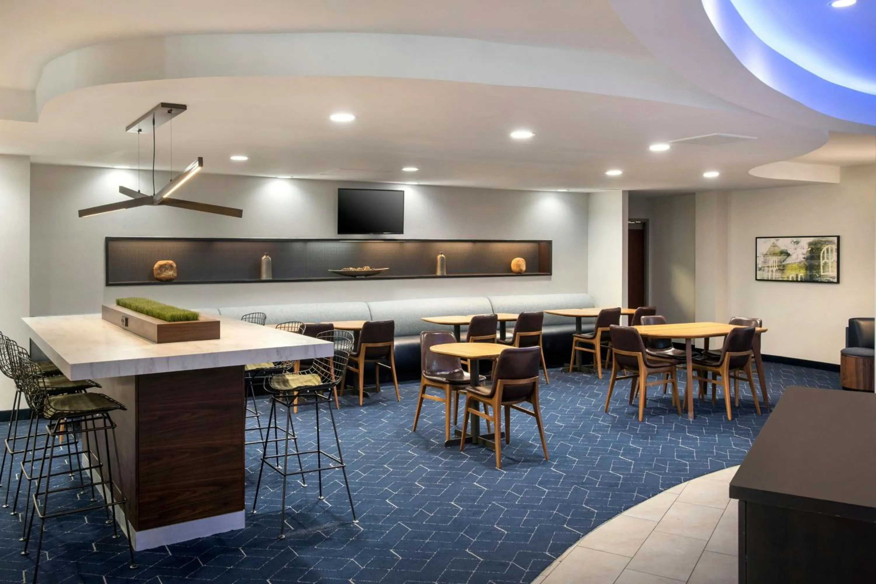 Restaurant/places to eat in Courtyard Ewing Princeton