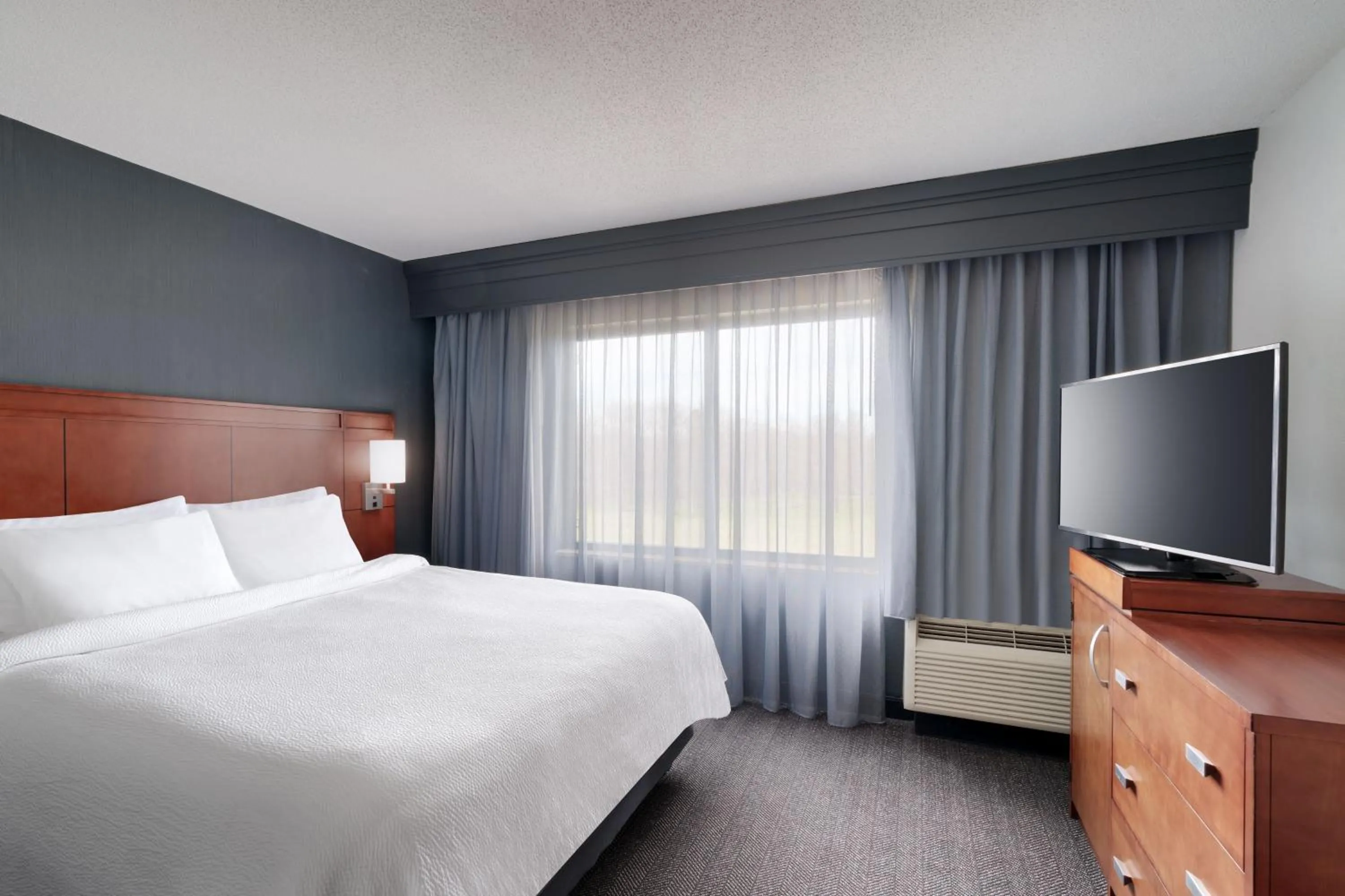 Bedroom, Bed in Courtyard by Marriott Johnson City