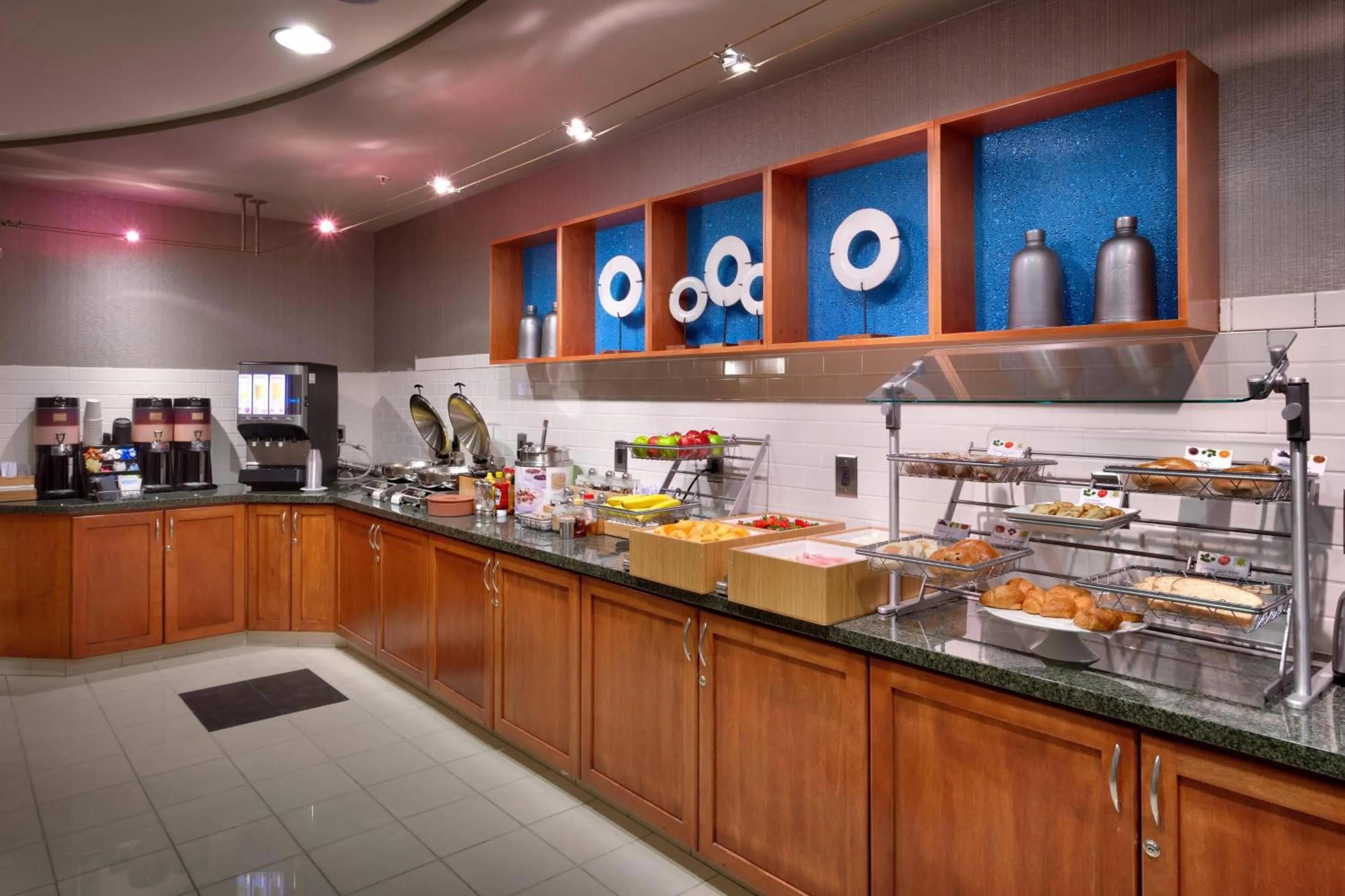 Breakfast in SpringHill Suites Thatcher