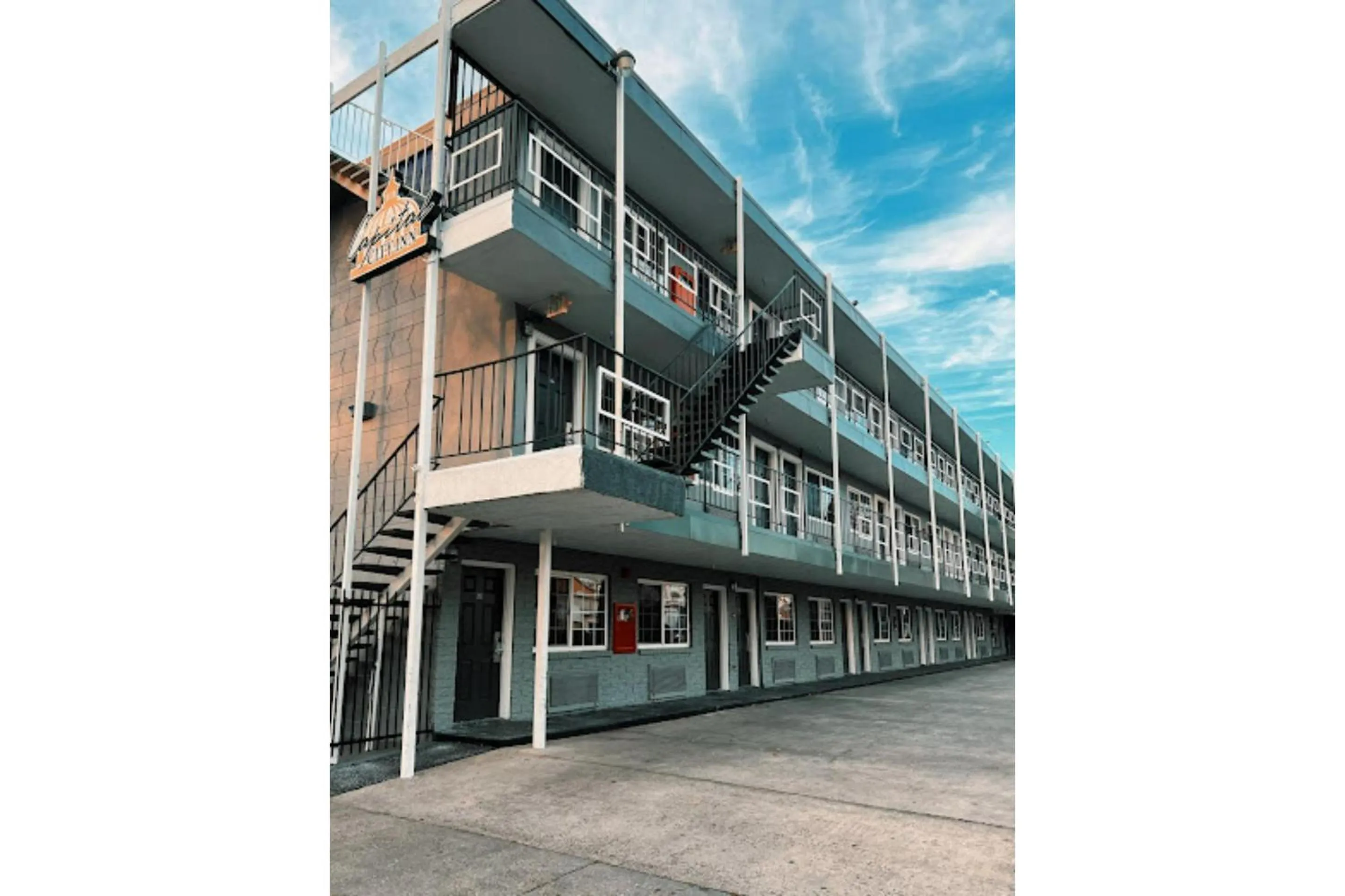 Property building in Capital City Inn Sacramento Convention Center CA