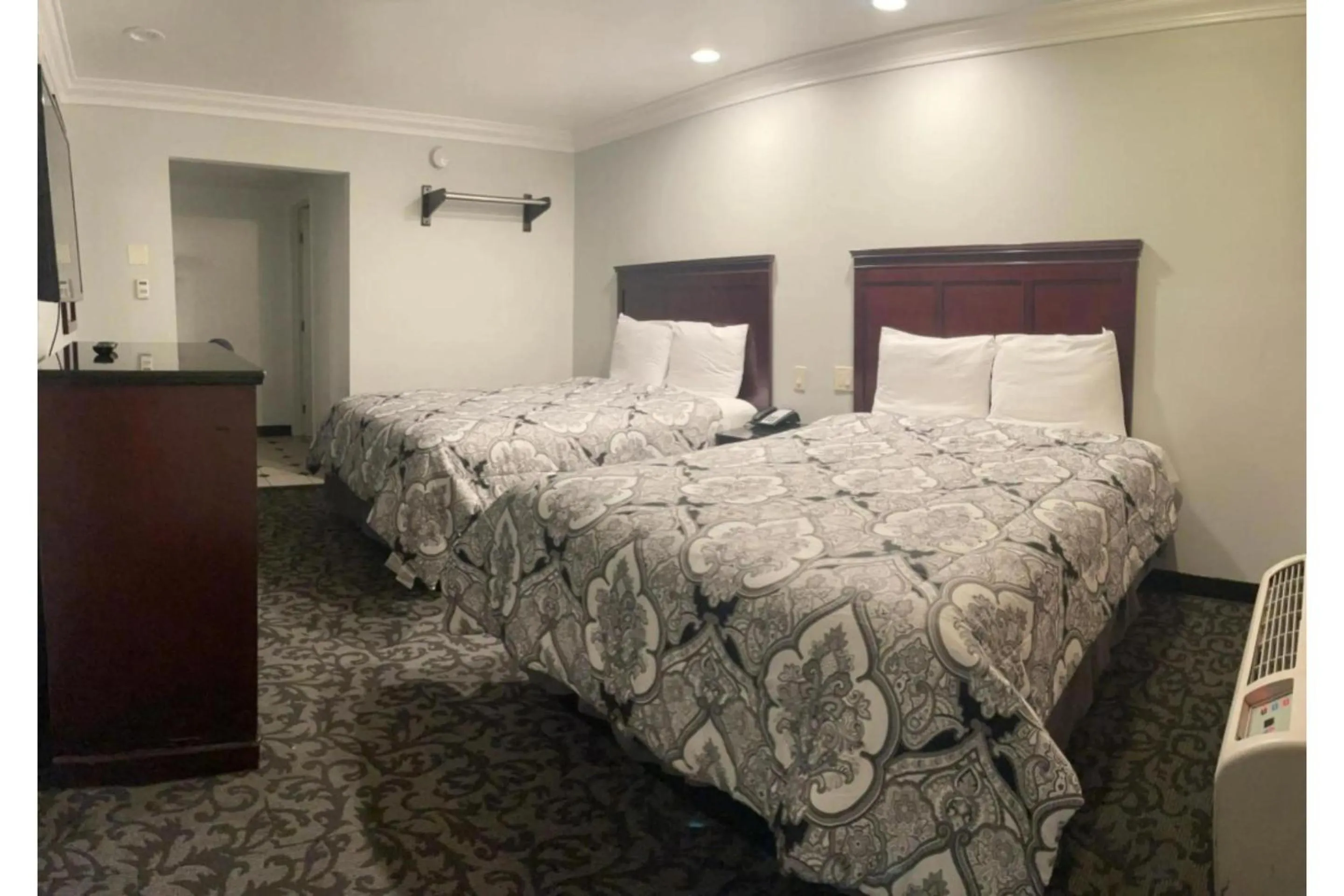 Bedroom, Bed in Capital City Inn Sacramento Convention Center CA