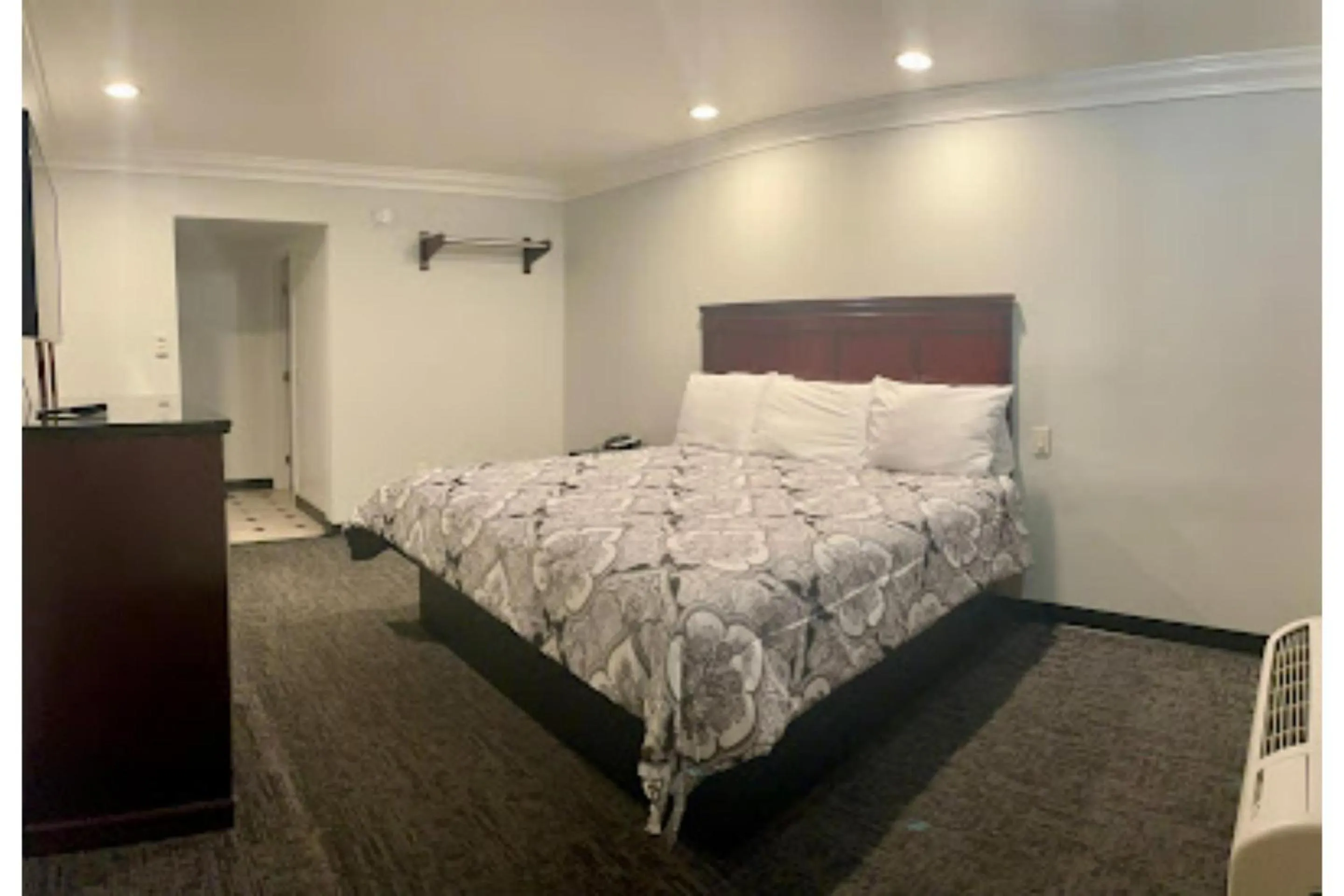 Bedroom, Bed in Capital City Inn Sacramento Convention Center CA