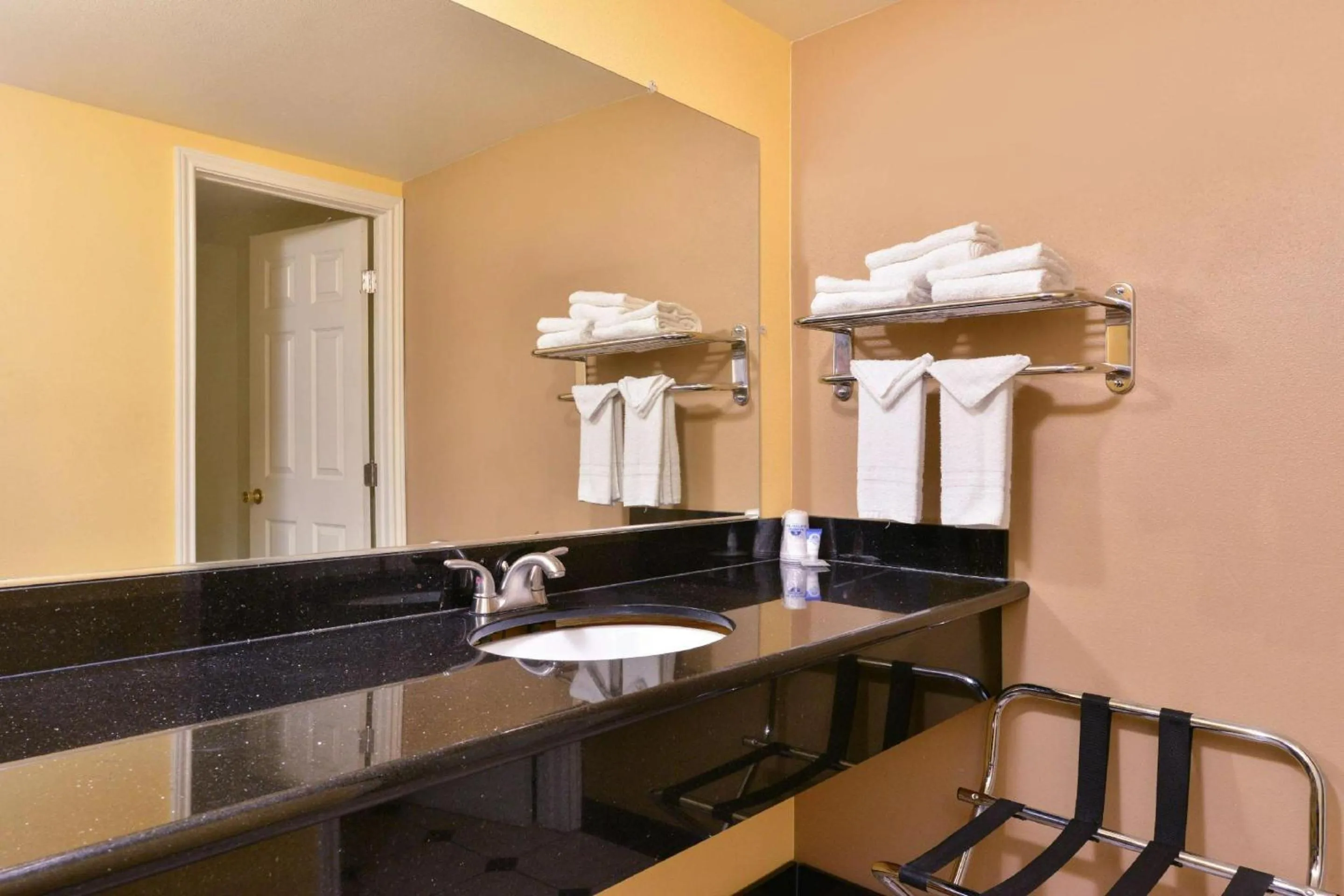 Bathroom in Capital City Inn Sacramento Convention Center CA