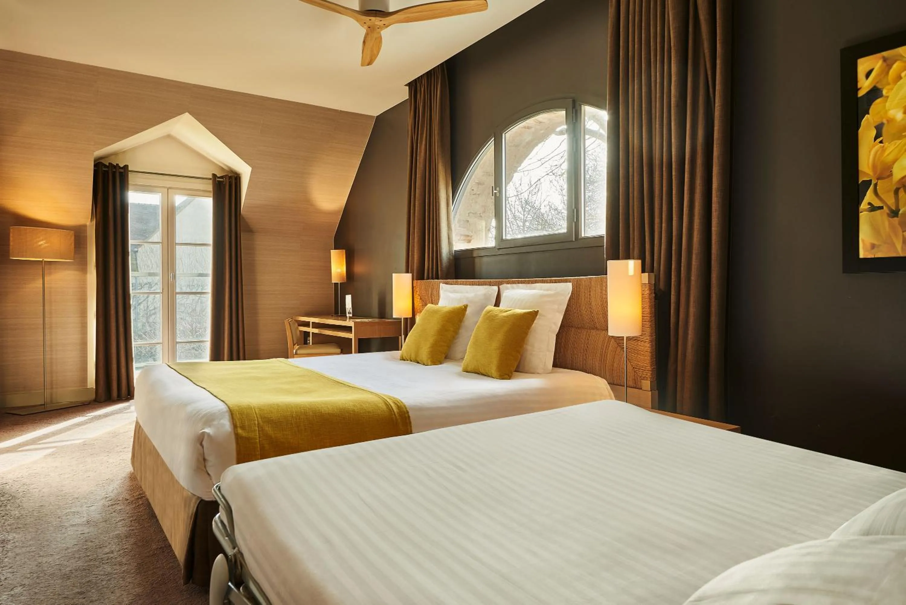 Bed in Château De Villiers-Le-Mahieu