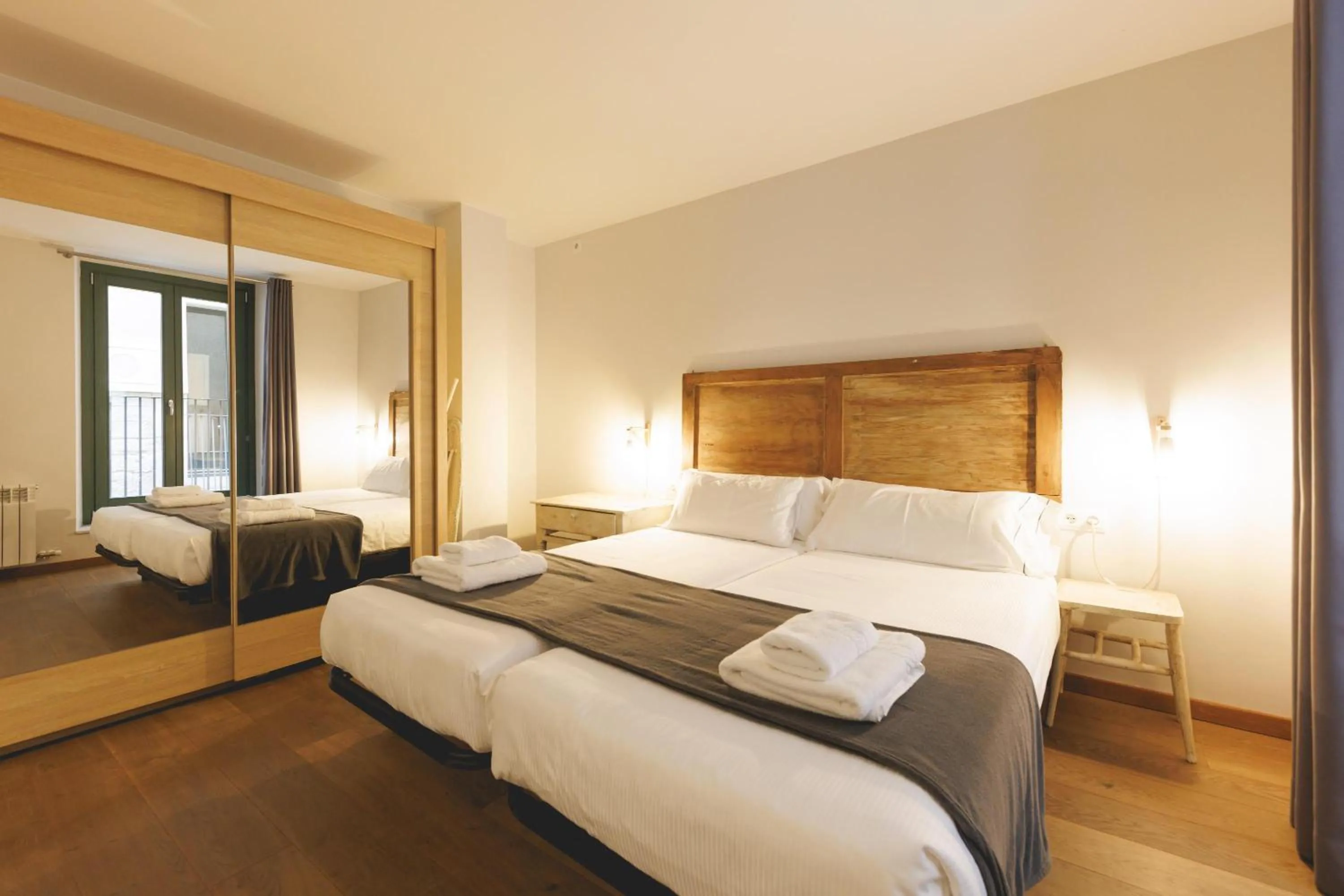 Bed in Bravissimo Força 17, Barri Vell apartments