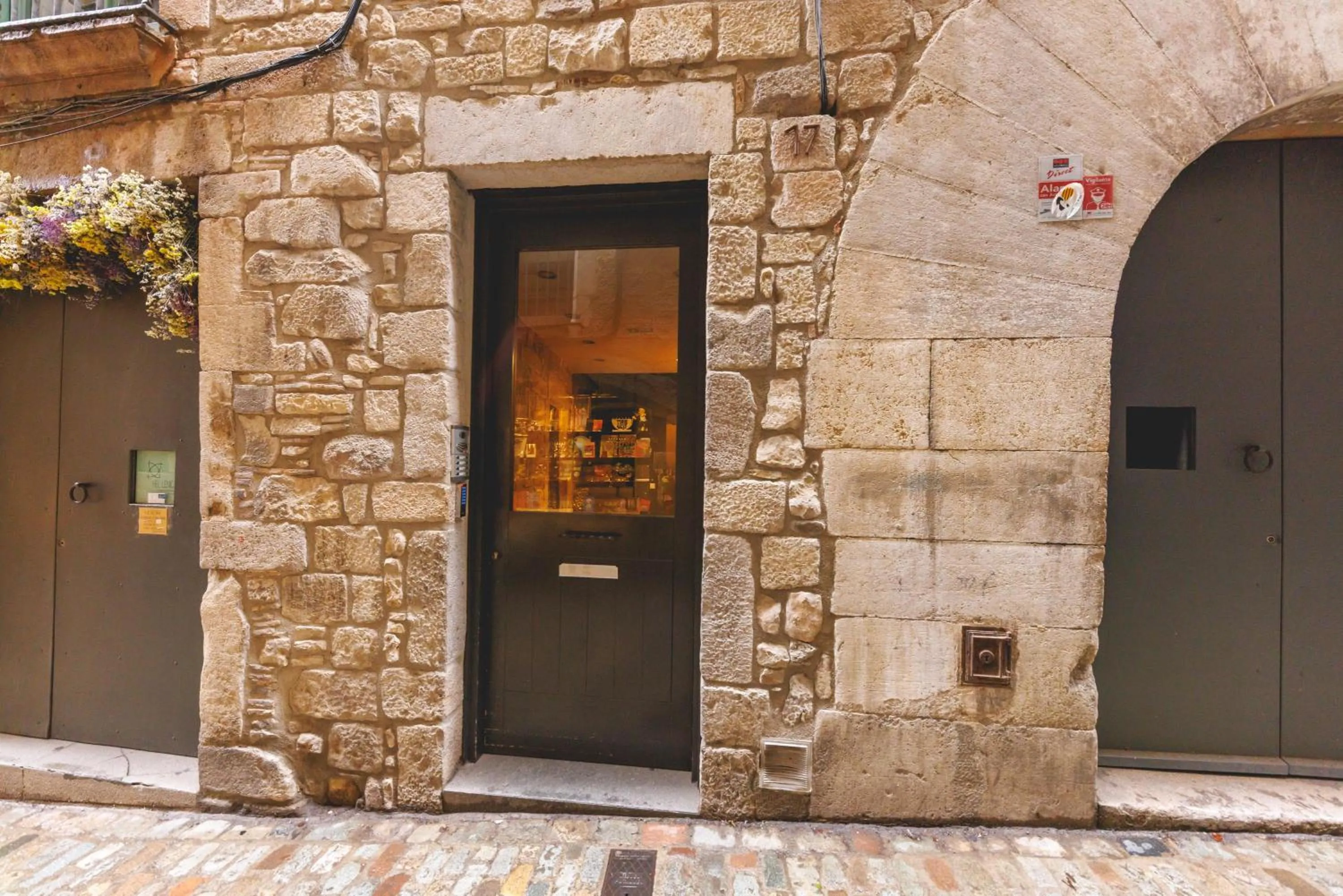 Property building in Bravissimo Força 17, Barri Vell apartments