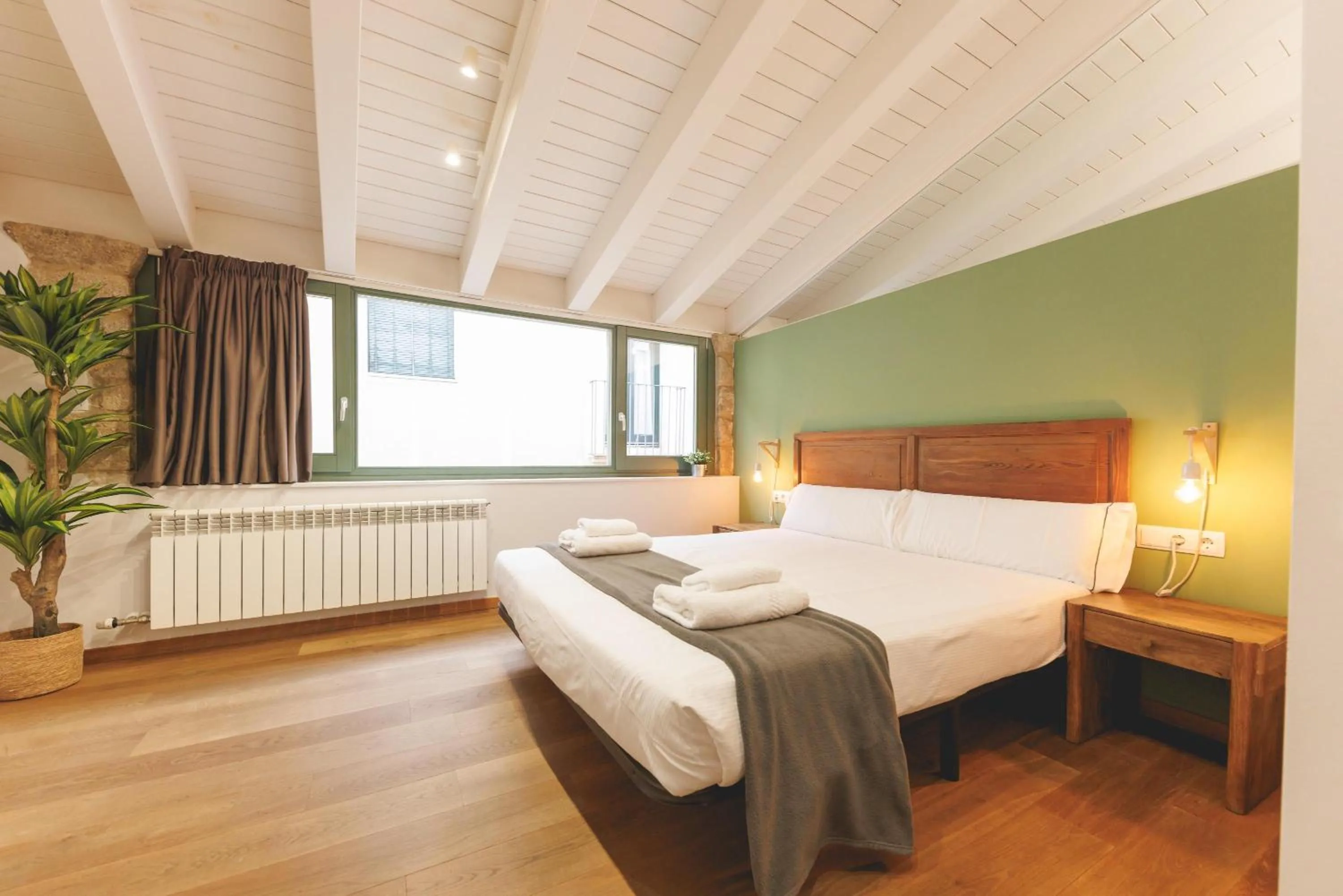 Bed in Bravissimo Força 17, Barri Vell apartments