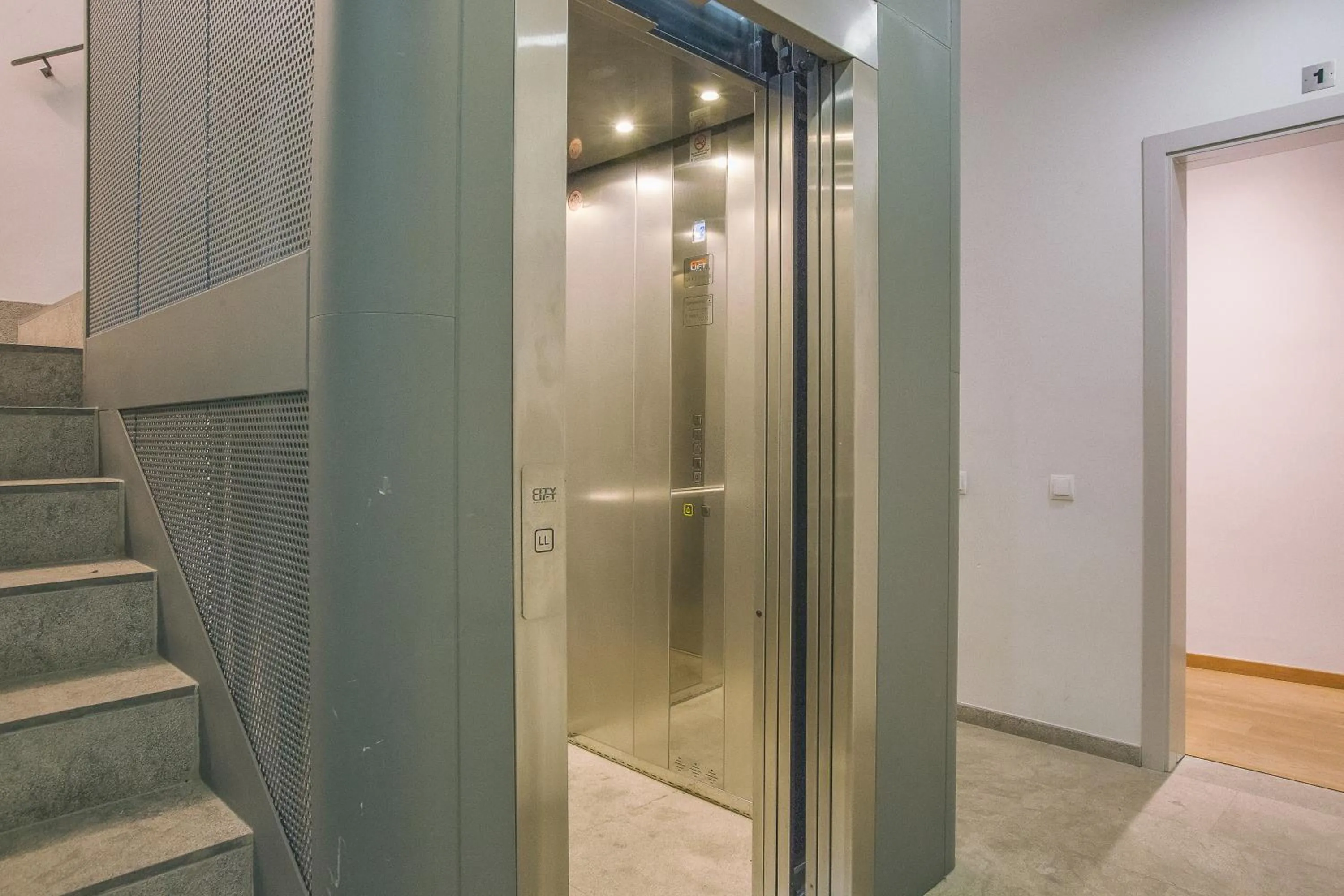 Property building in Bravissimo Força 17, Barri Vell apartments