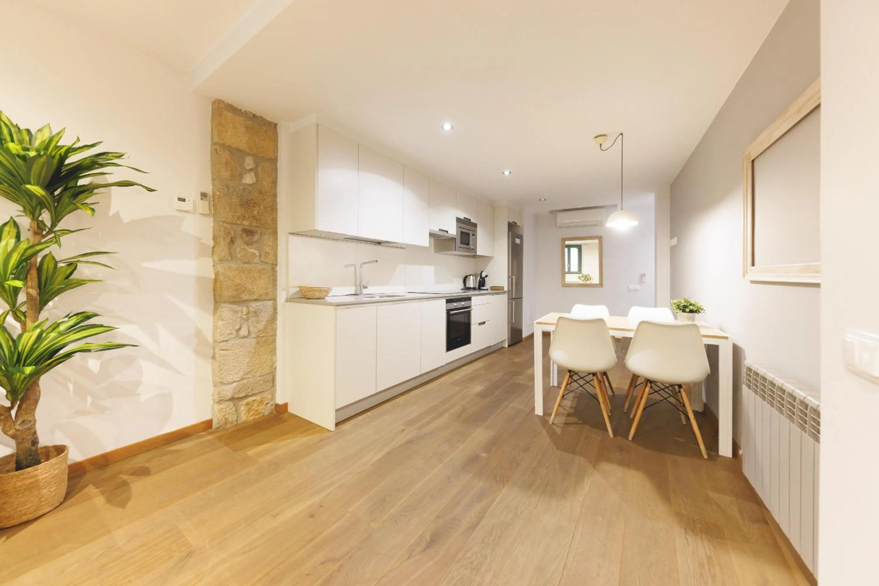 Kitchen or kitchenette in Bravissimo Força 17, Barri Vell apartments