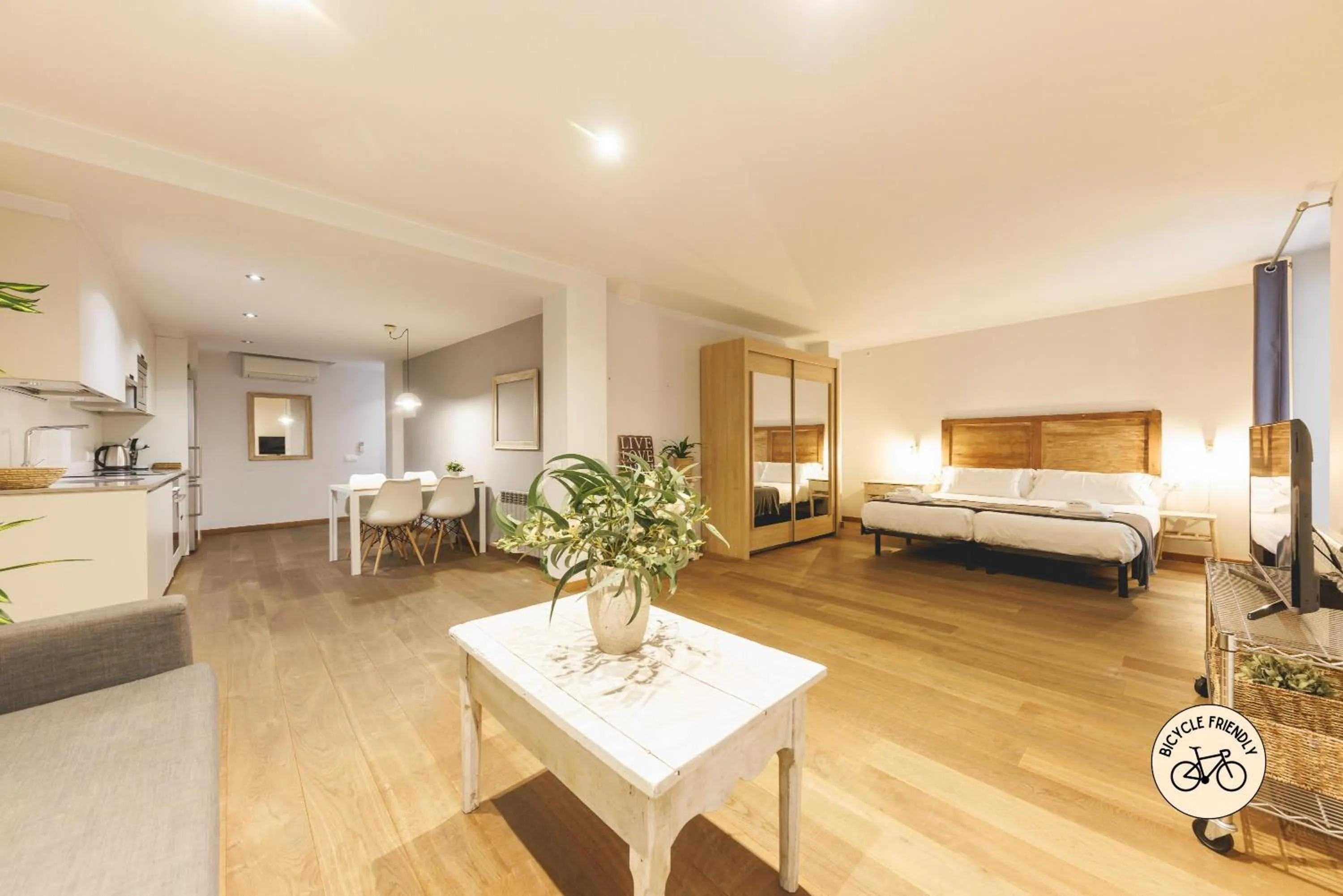 Bed in Bravissimo Força 17, Barri Vell apartments