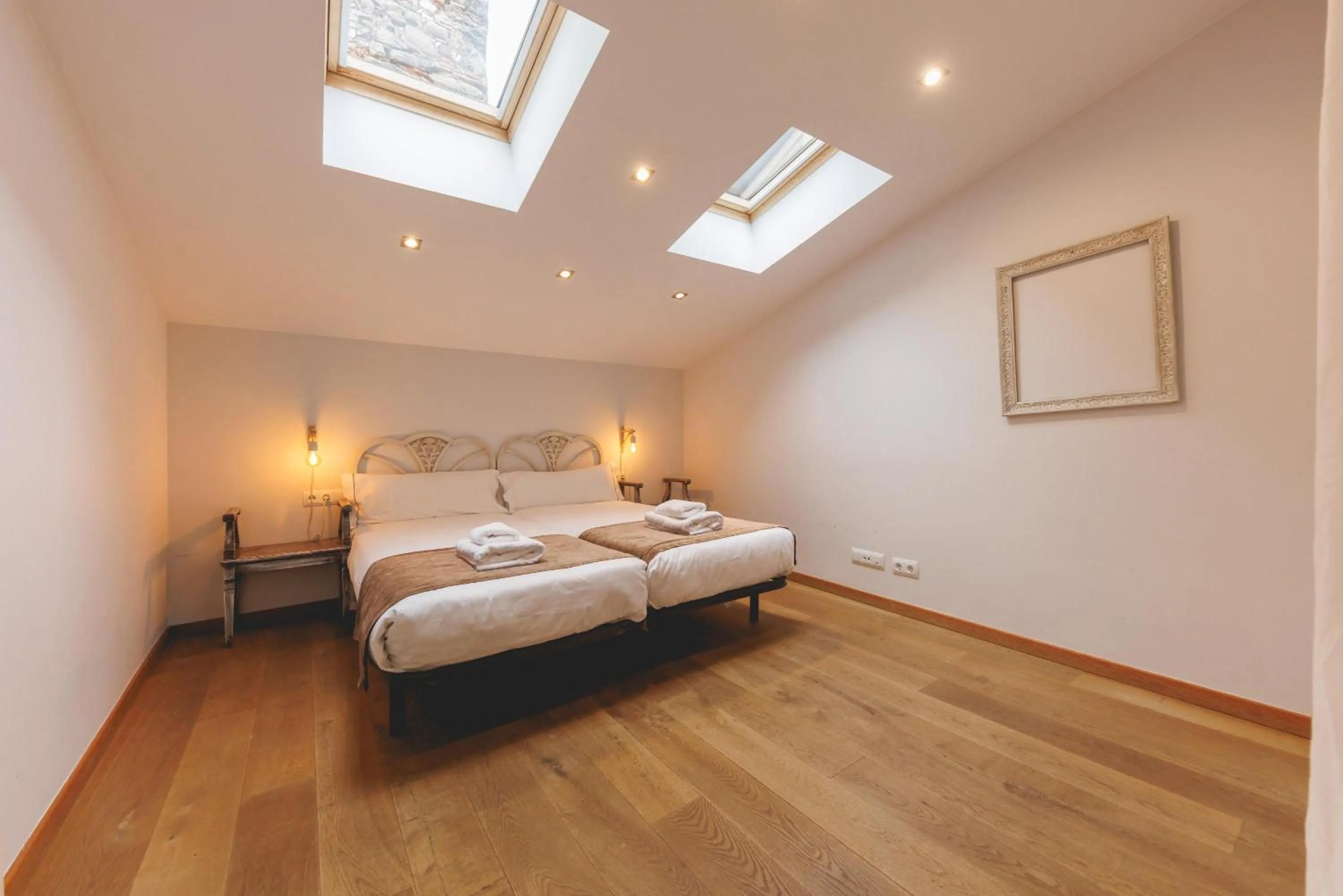 Bed in Bravissimo Força 17, Barri Vell apartments