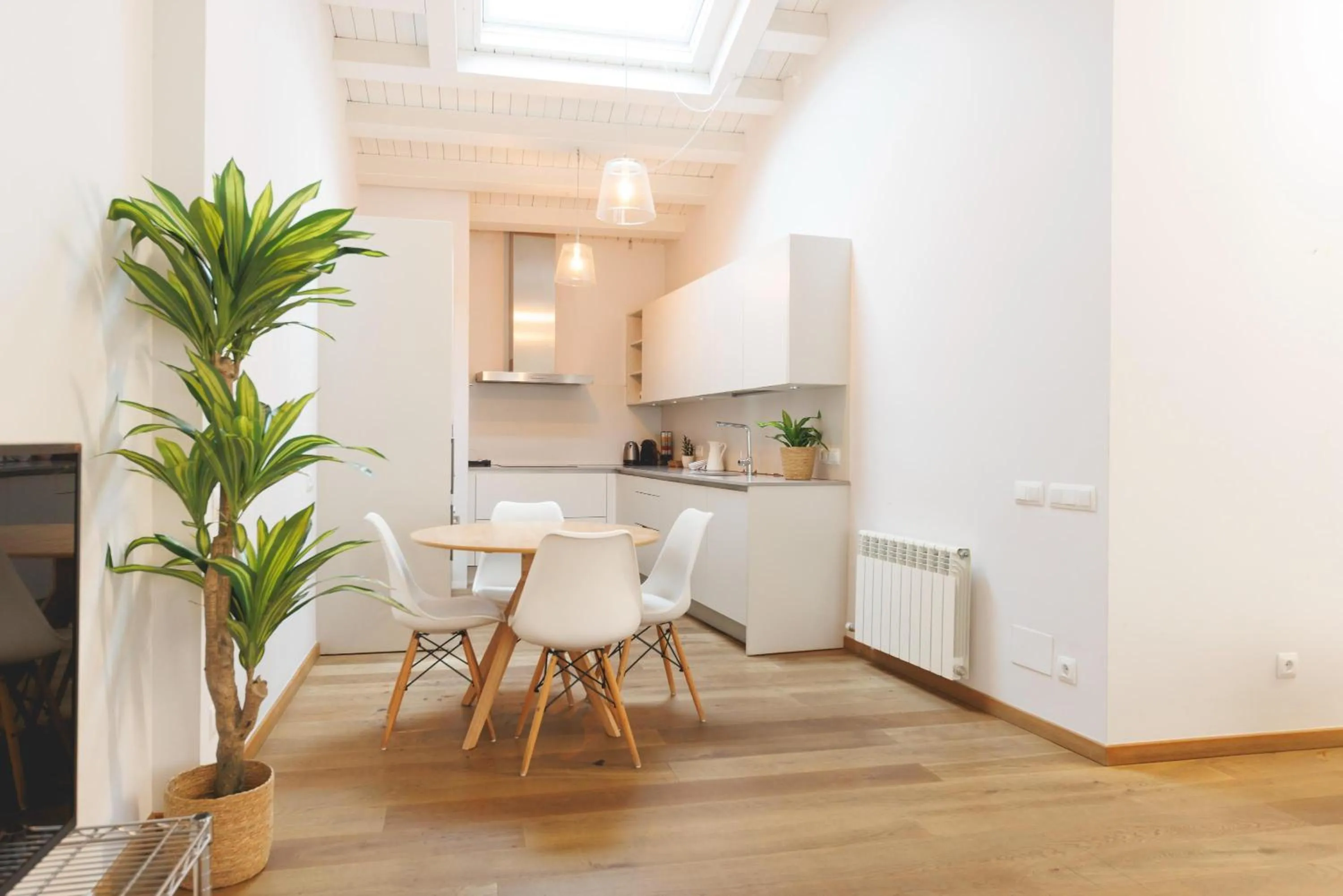 Kitchen or kitchenette in Bravissimo Força 17, Barri Vell apartments