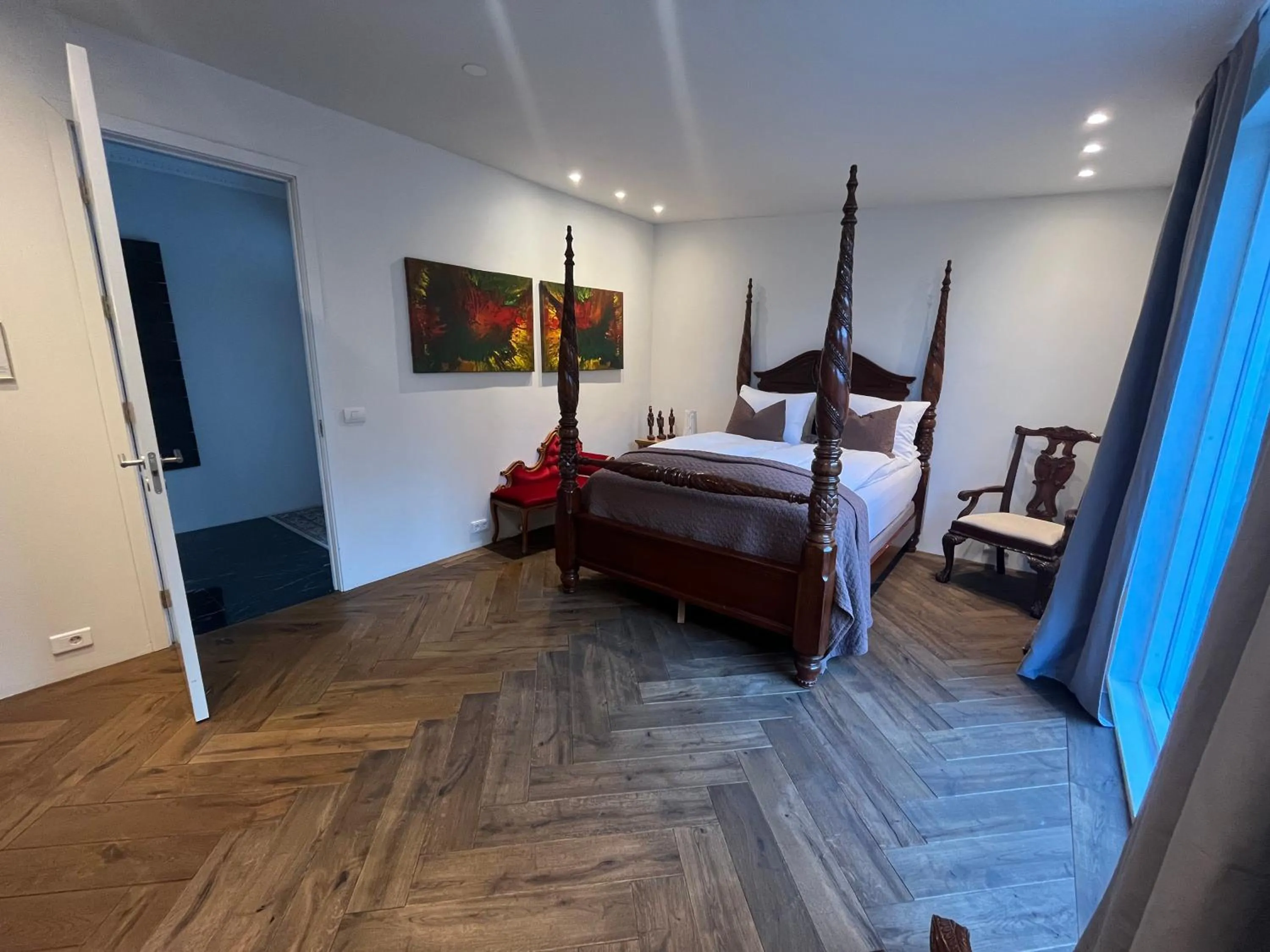 Property building, Bed in ICELAND SJF Villa, Hot tub & Outdoor Sauna Amazing Mountains and City View Over Reykjavík