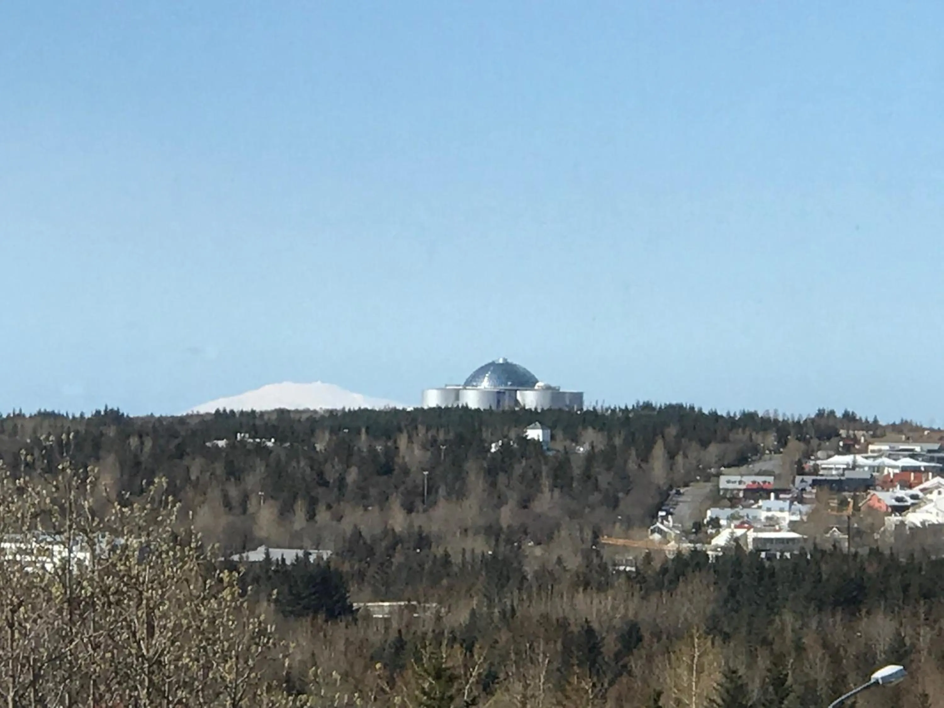Hot Tub in ICELAND SJF Villa, Hot tub & Outdoor Sauna Amazing Mountains and City View Over Reykjavík