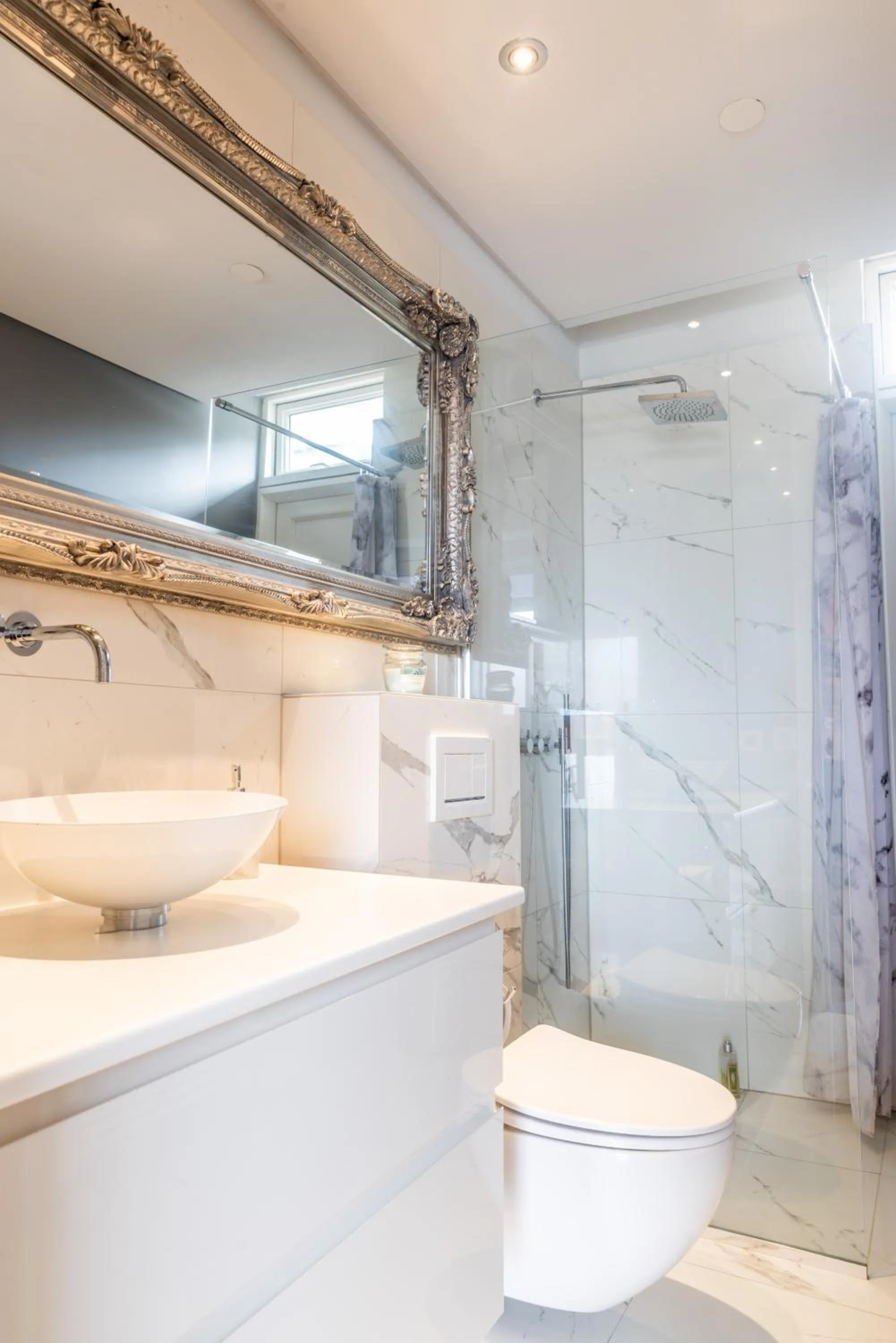 Shower in ICELAND SJF Villa, Hot tub & Outdoor Sauna Amazing Mountains and City View Over Reykjavík