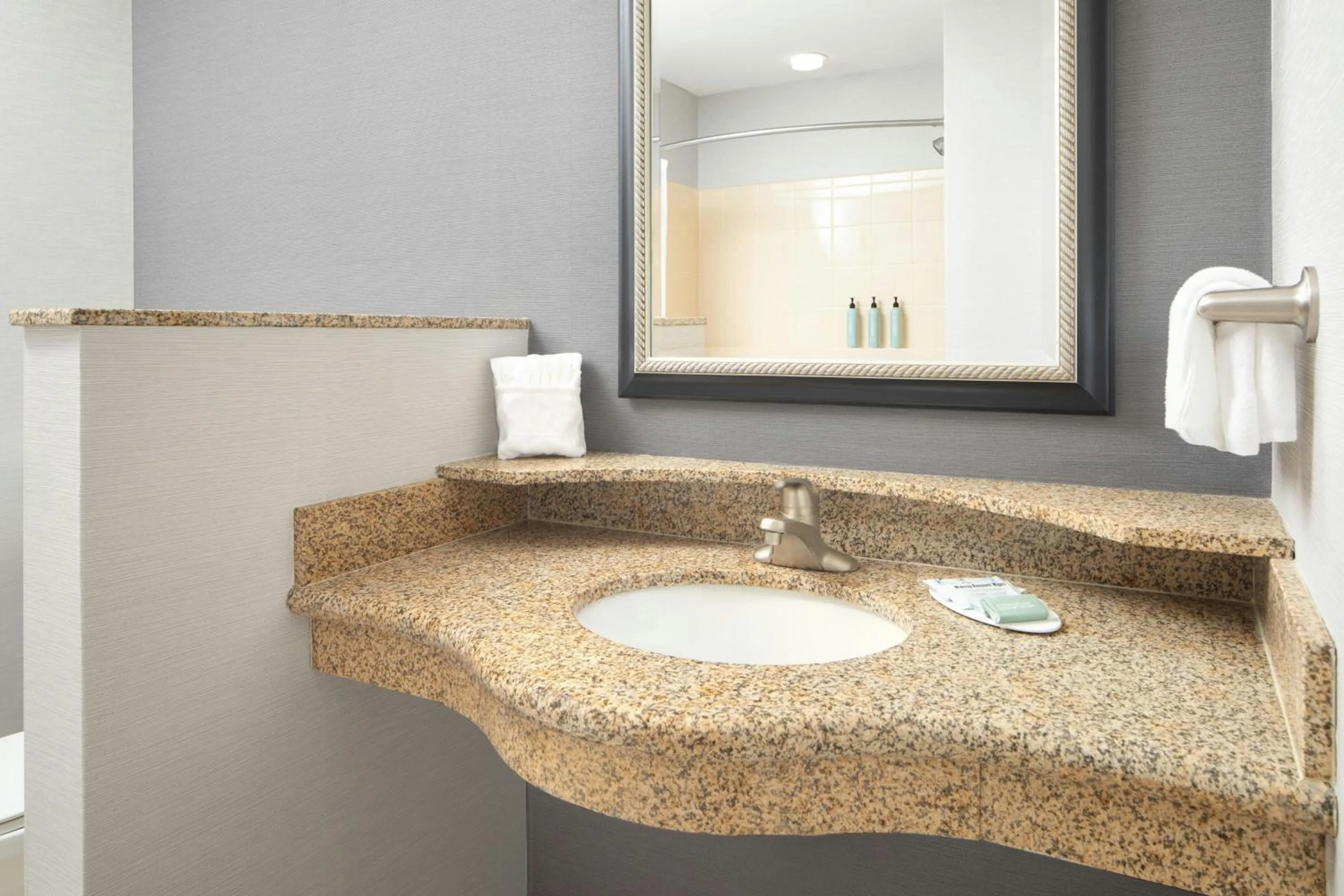 Bathroom in Courtyard by Marriott Knoxville Airport Alcoa