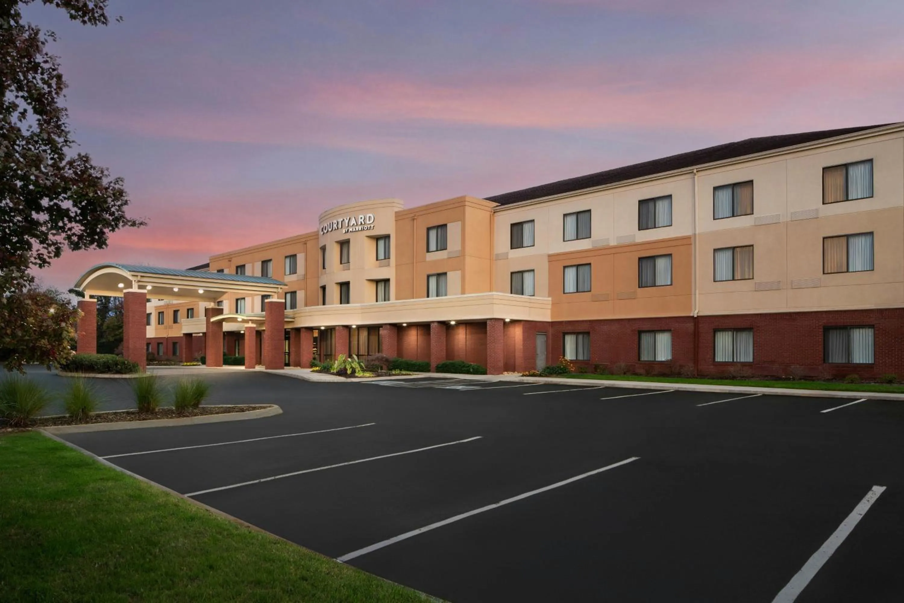 Property building in Courtyard by Marriott Knoxville Airport Alcoa