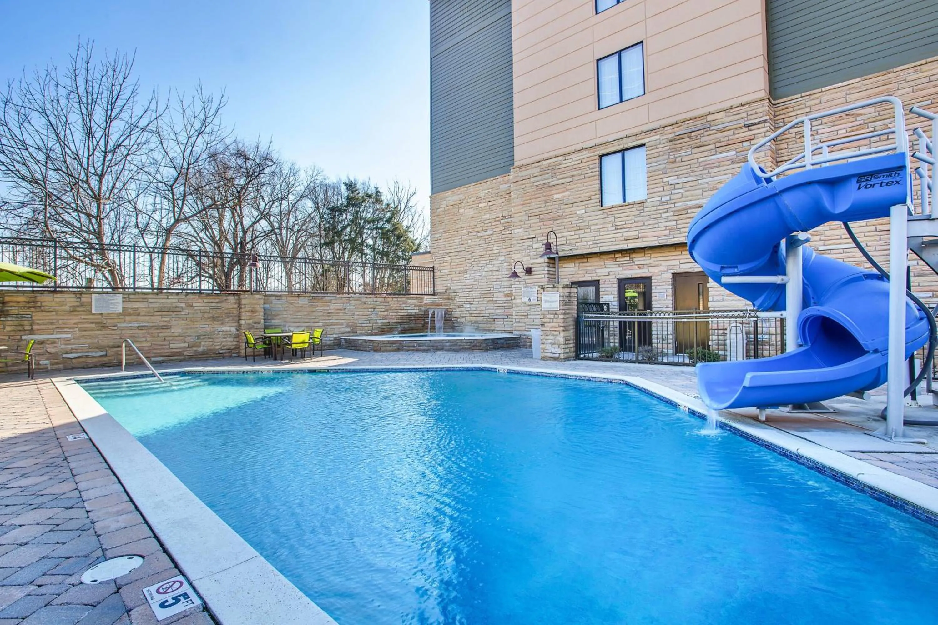 Swimming pool in SpringHill Suites Pigeon Forge