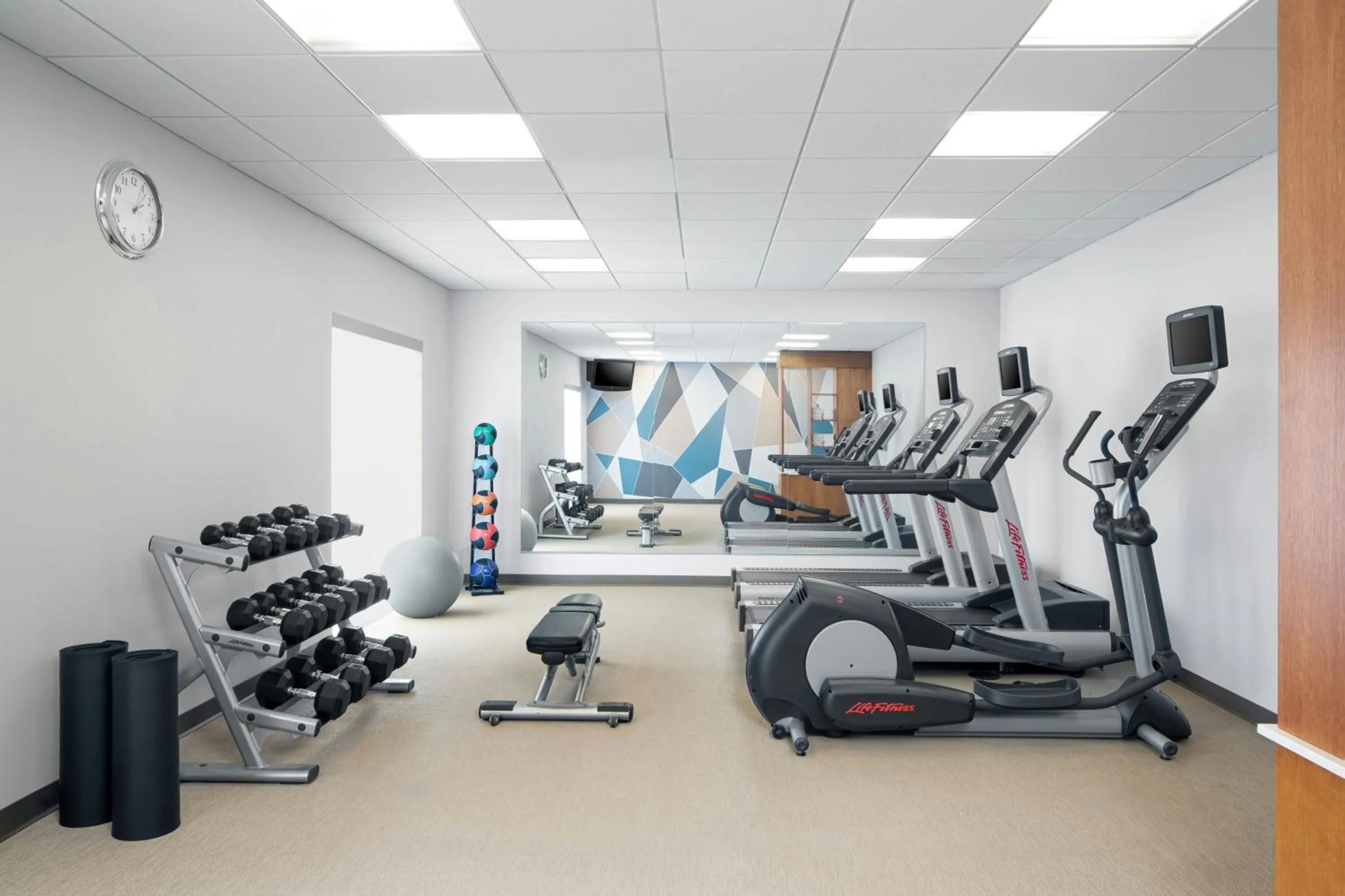 Fitness centre/facilities in SpringHill Suites Pigeon Forge