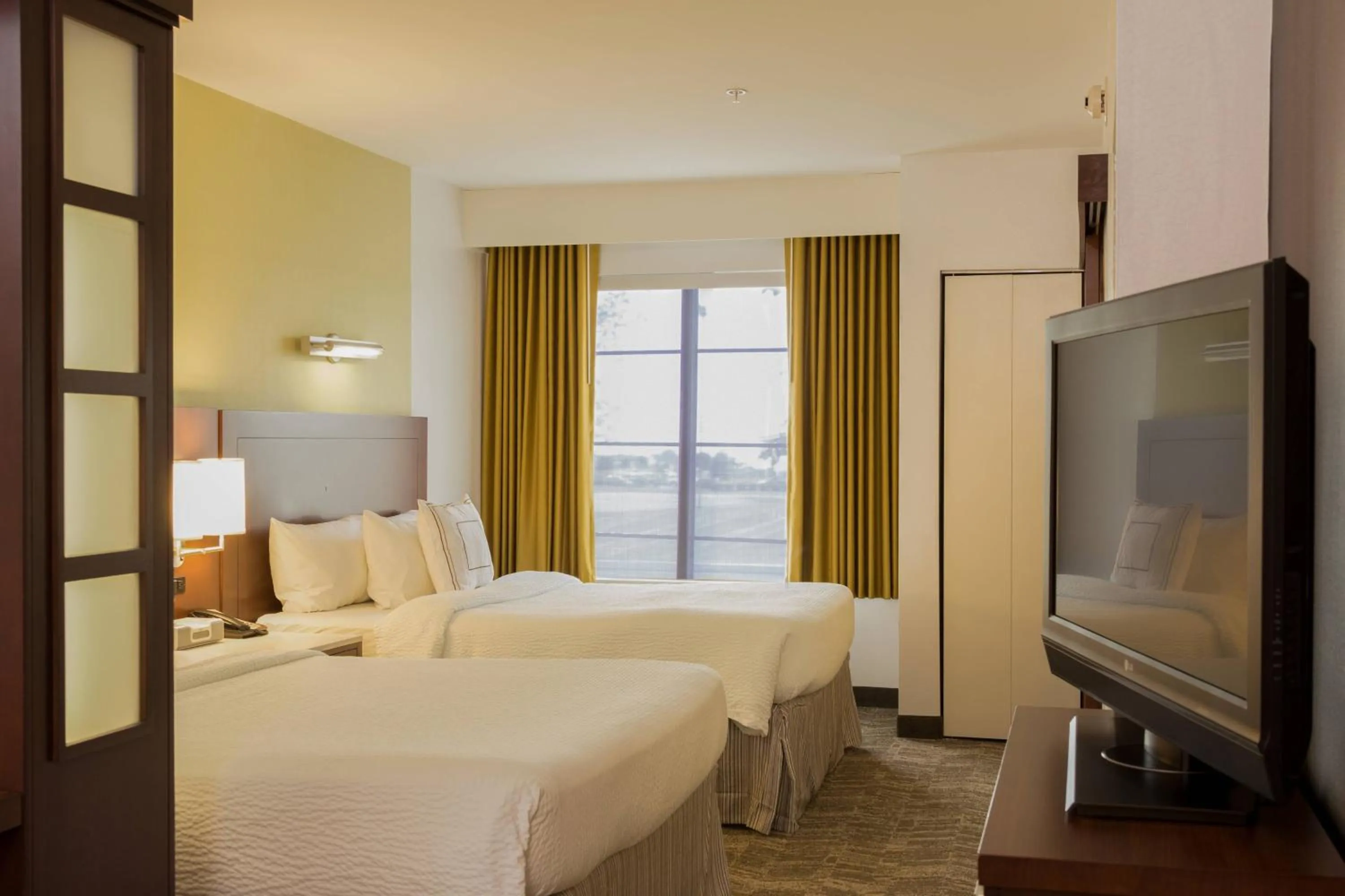 Bedroom, Bed in SpringHill Suites Quakertown Pennsylvania