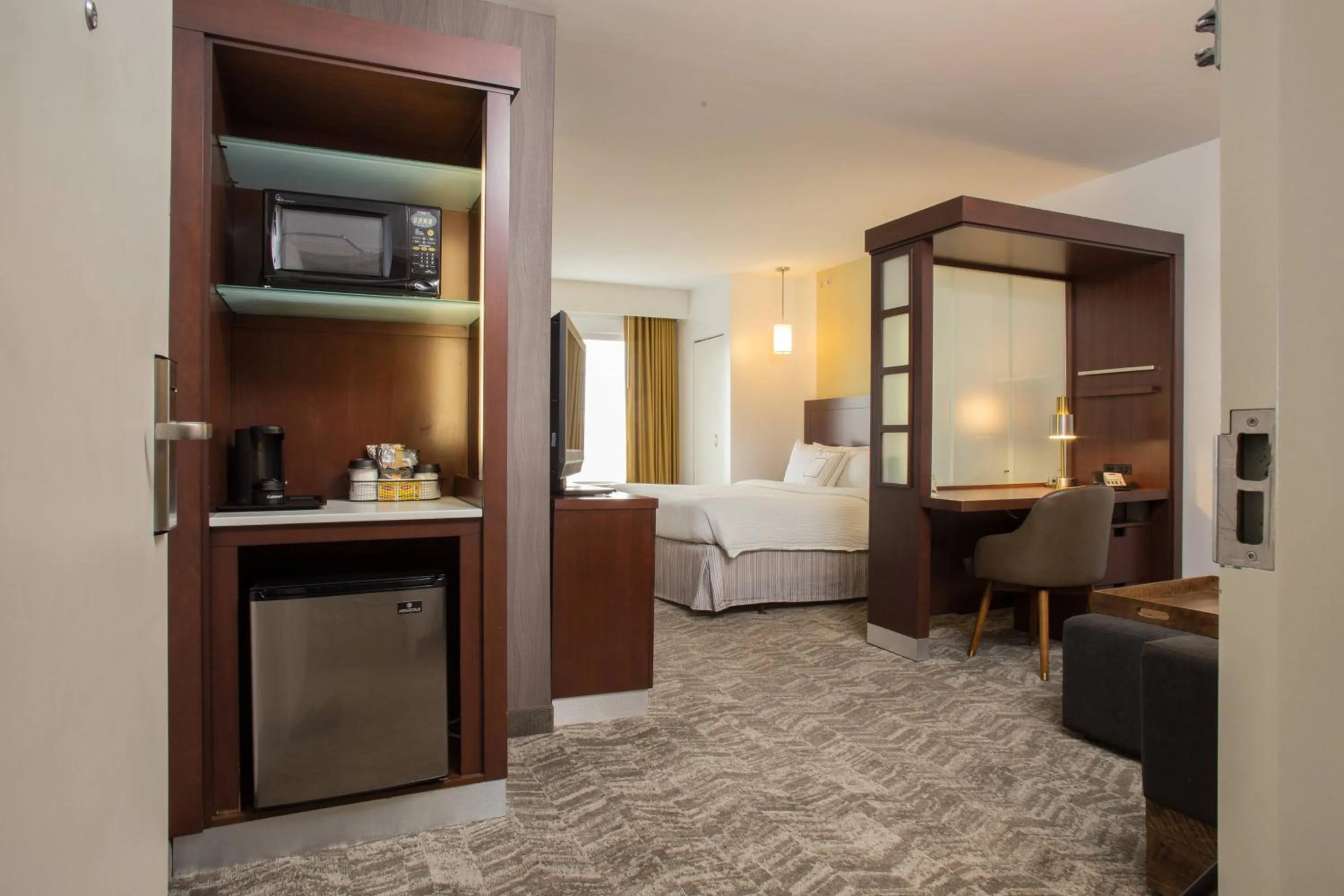 Bedroom, Bed in SpringHill Suites Quakertown Pennsylvania