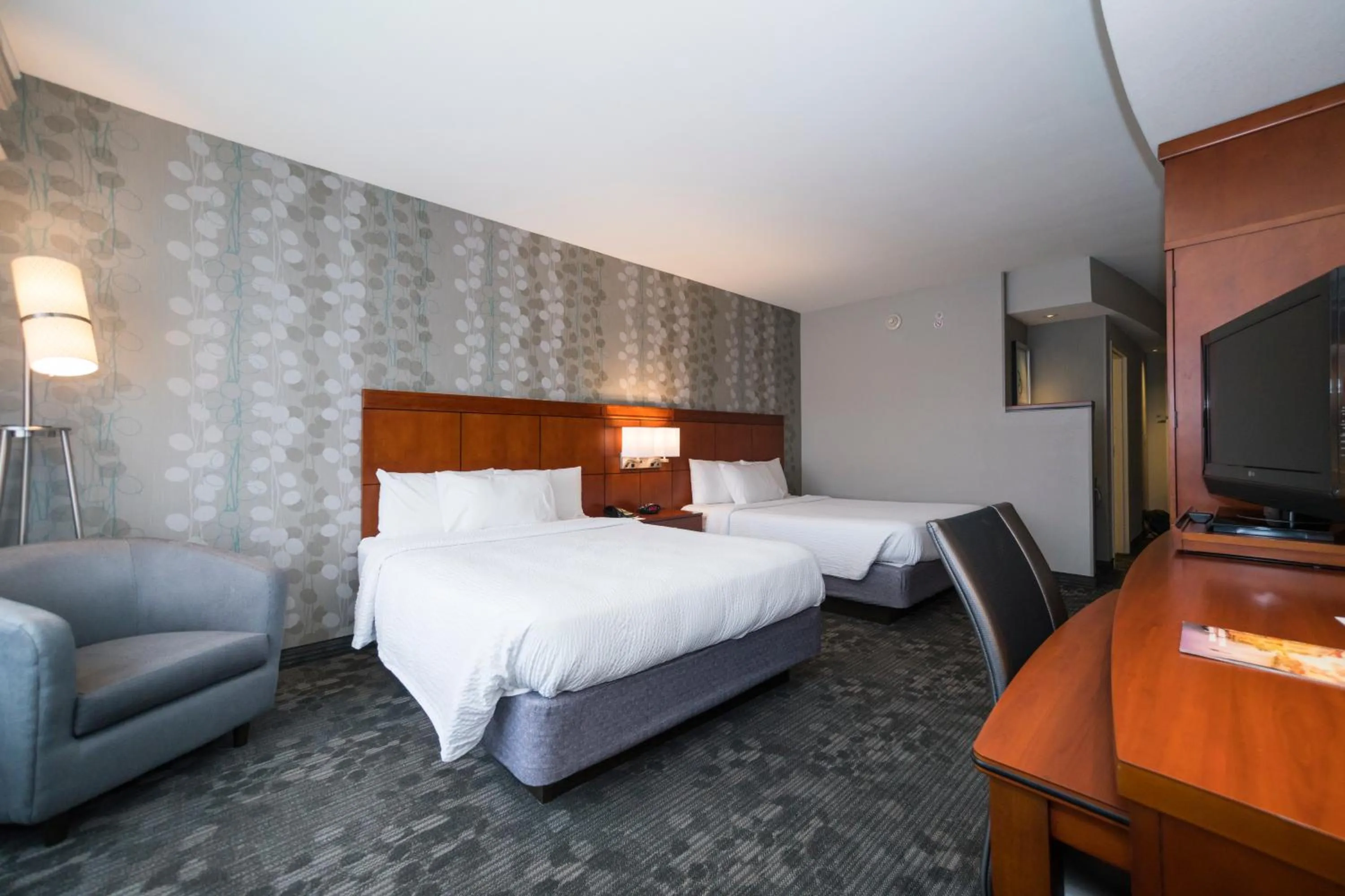 Bed in Courtyard by Marriott Vicksburg